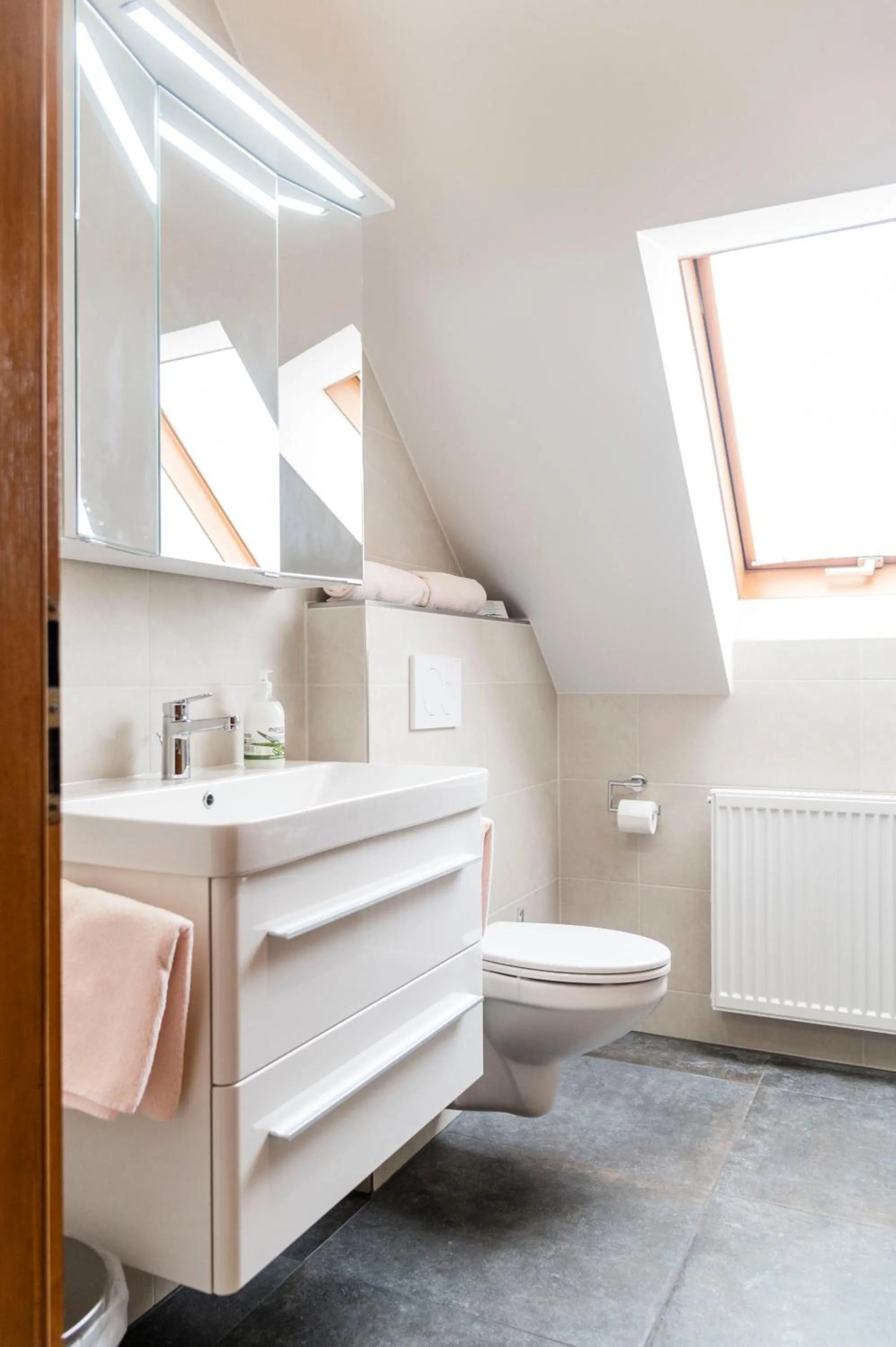 Bathroom in Landpension Birnthaler