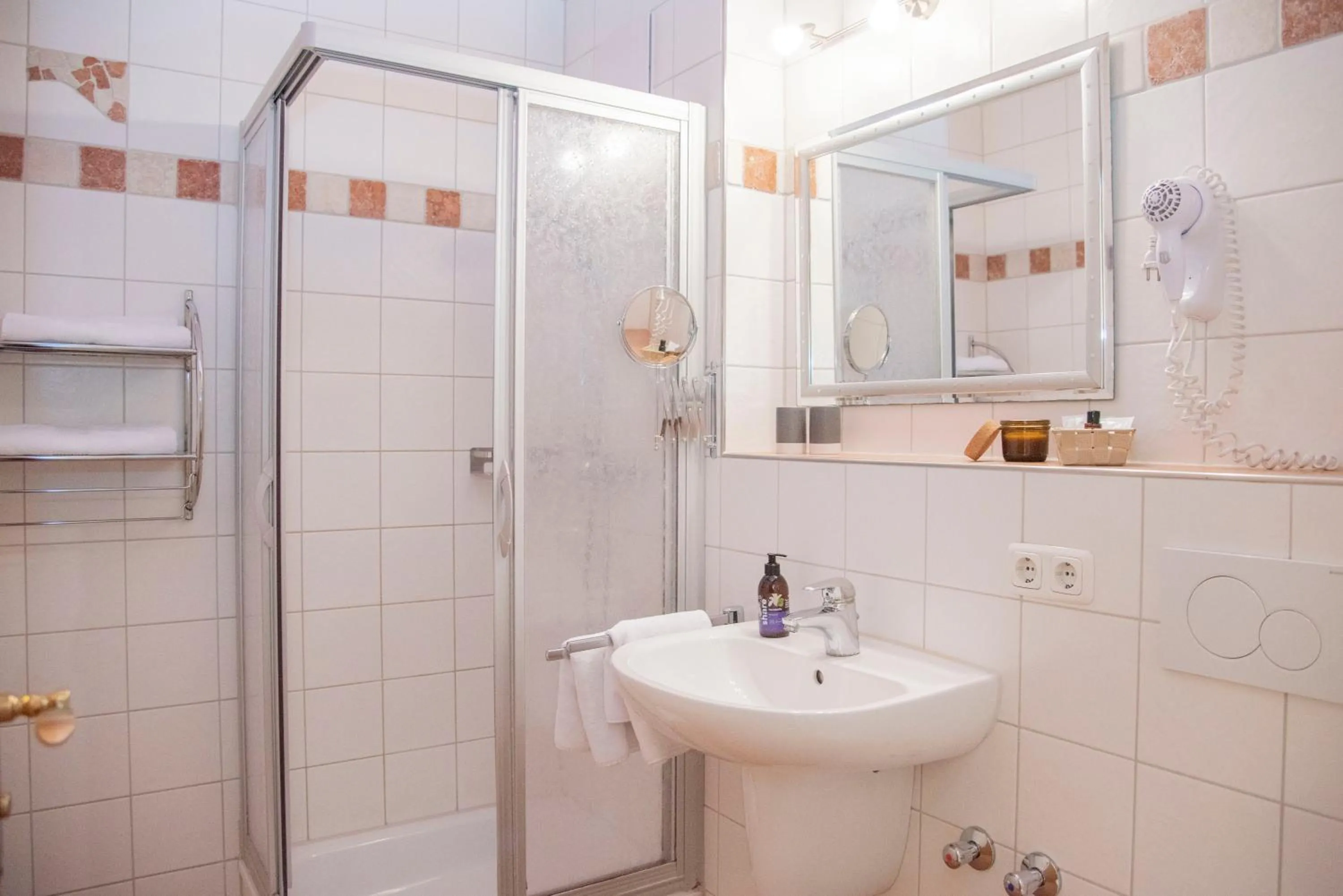 Bathroom in Landpension Birnthaler
