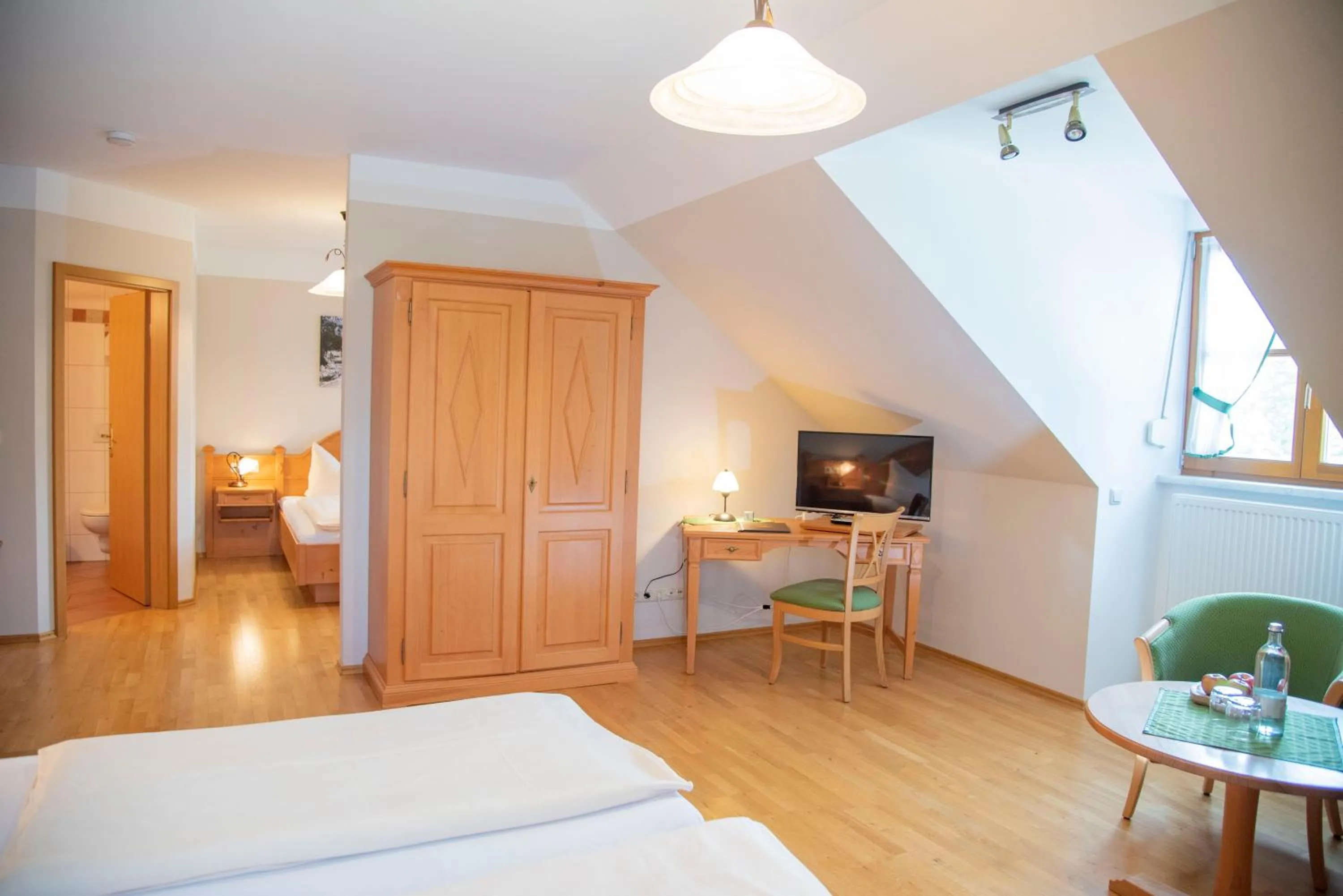TV and multimedia, Bed in Landpension Birnthaler