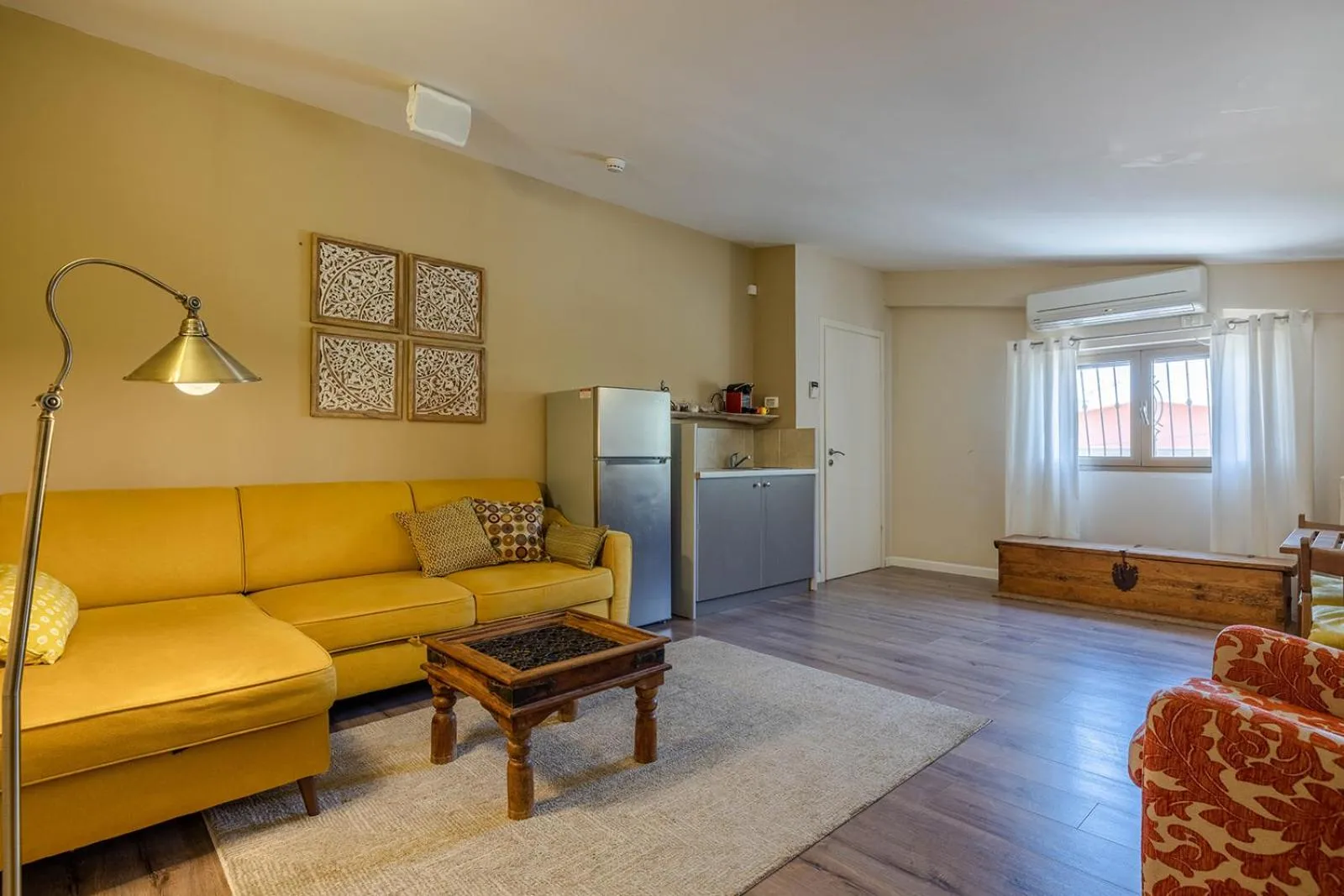 Kitchen or kitchenette in IBEX unique Desert Inn