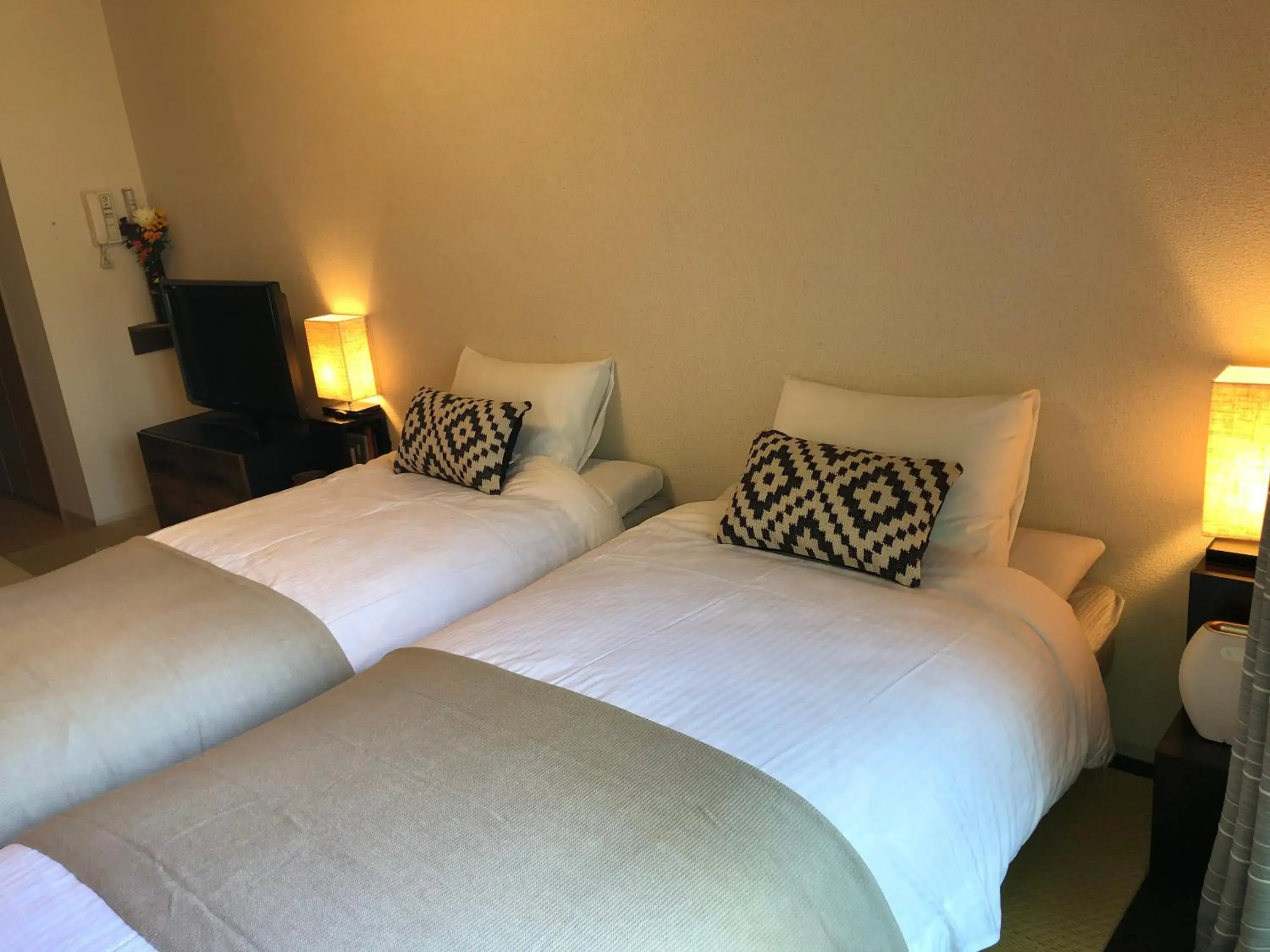 Twin Room in Viale Jurakumawari Twin Room in Viale Jurakumawari