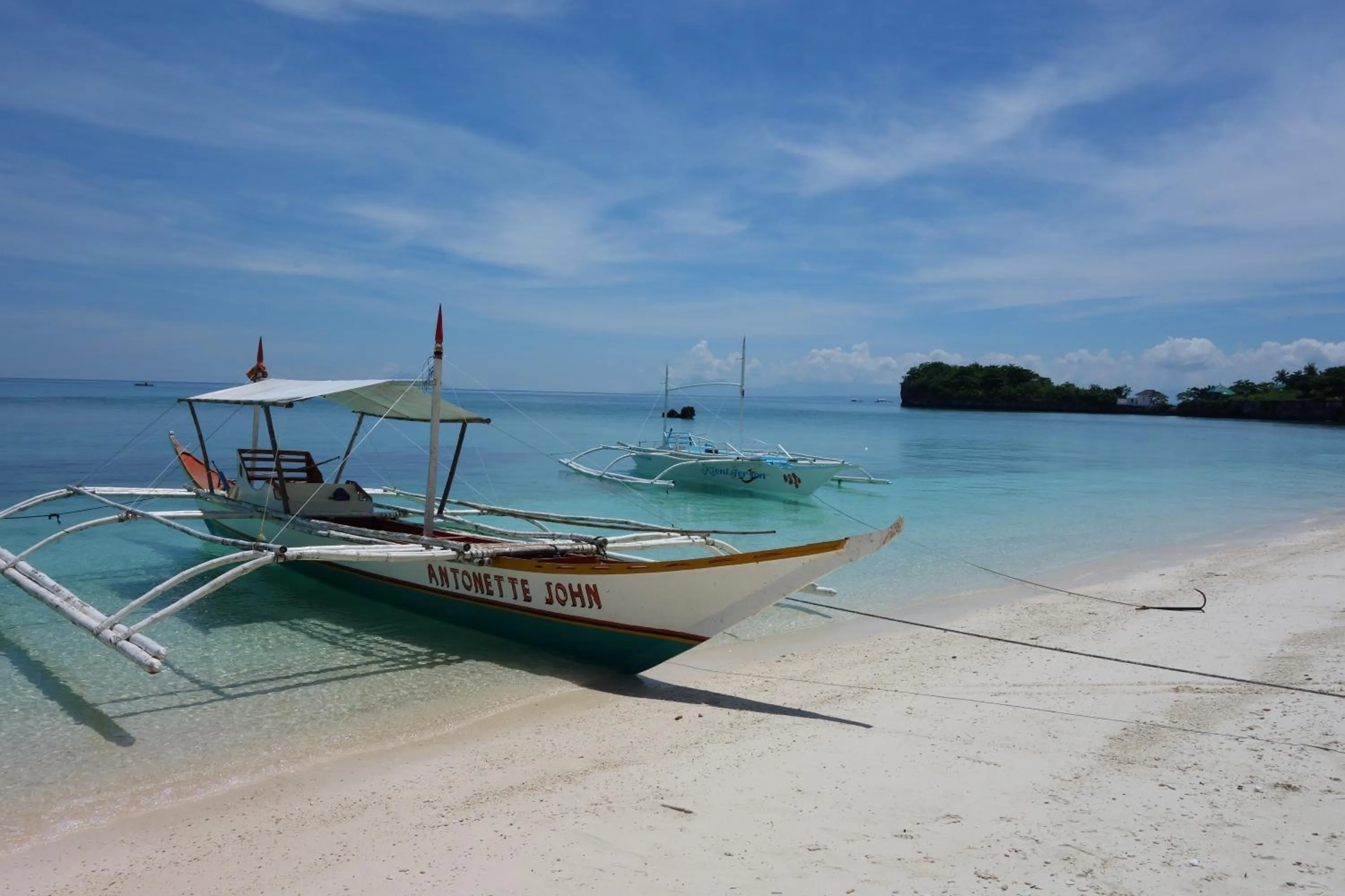 Beach in SLAM'S Garden Dive Resort
