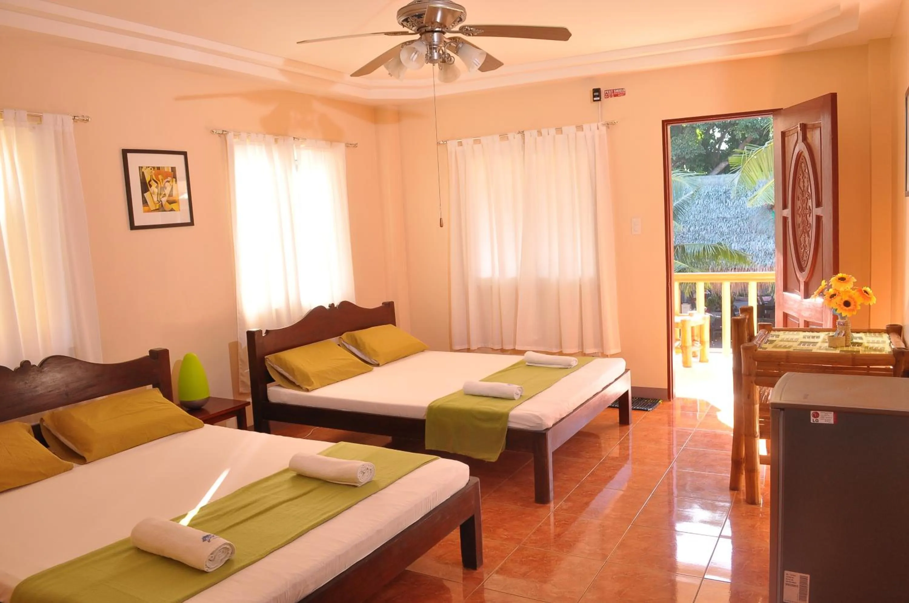 Photo of the whole room, Bed in SLAM'S Garden Dive Resort