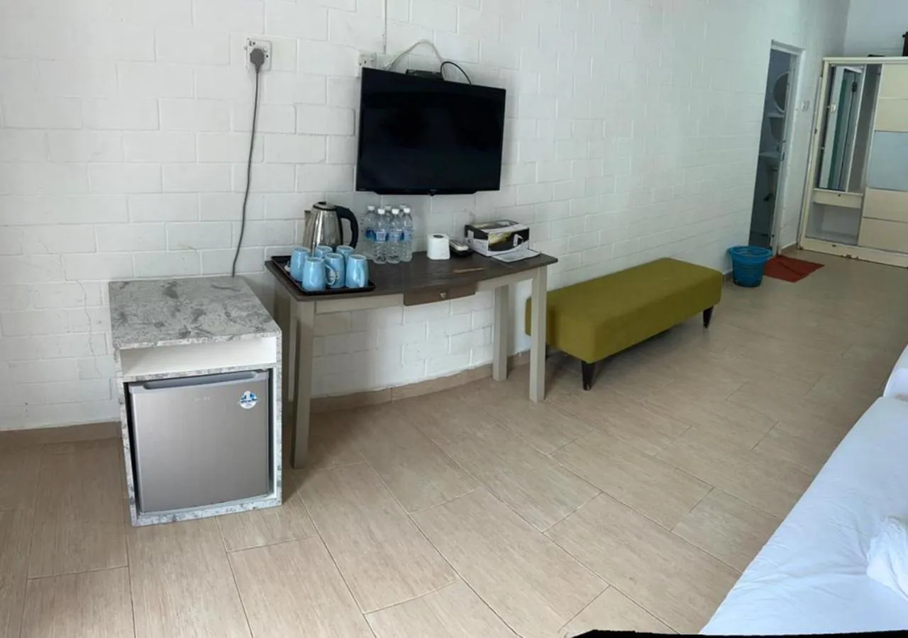 TV and multimedia, Bed in D'Lima Beach Inn