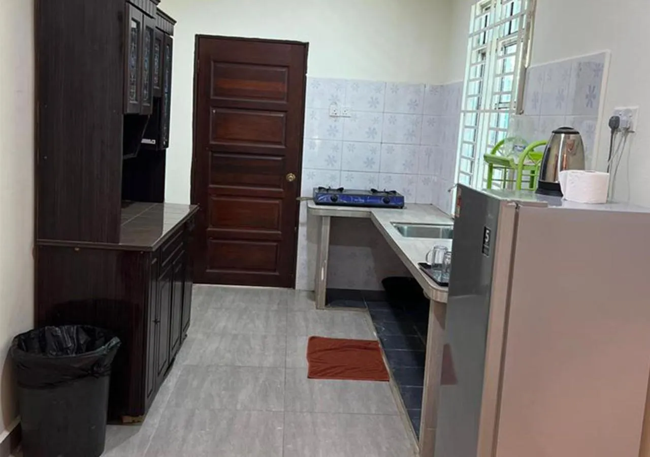 Kitchen or kitchenette in D'Lima Beach Inn