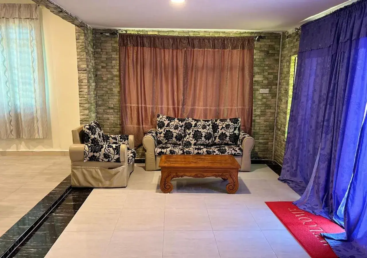 Facade/entrance in D'Lima Beach Inn Facade/entrance in D'Lima Beach Inn