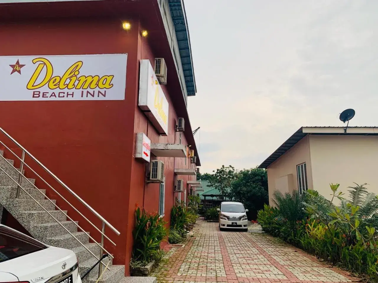 Facade/entrance in D'Lima Beach Inn Facade/entrance in D'Lima Beach Inn