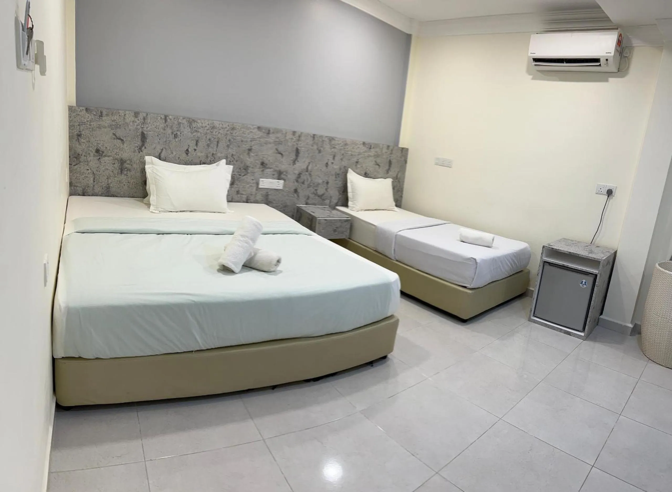 Bedroom, Bed in D'Lima Beach Inn