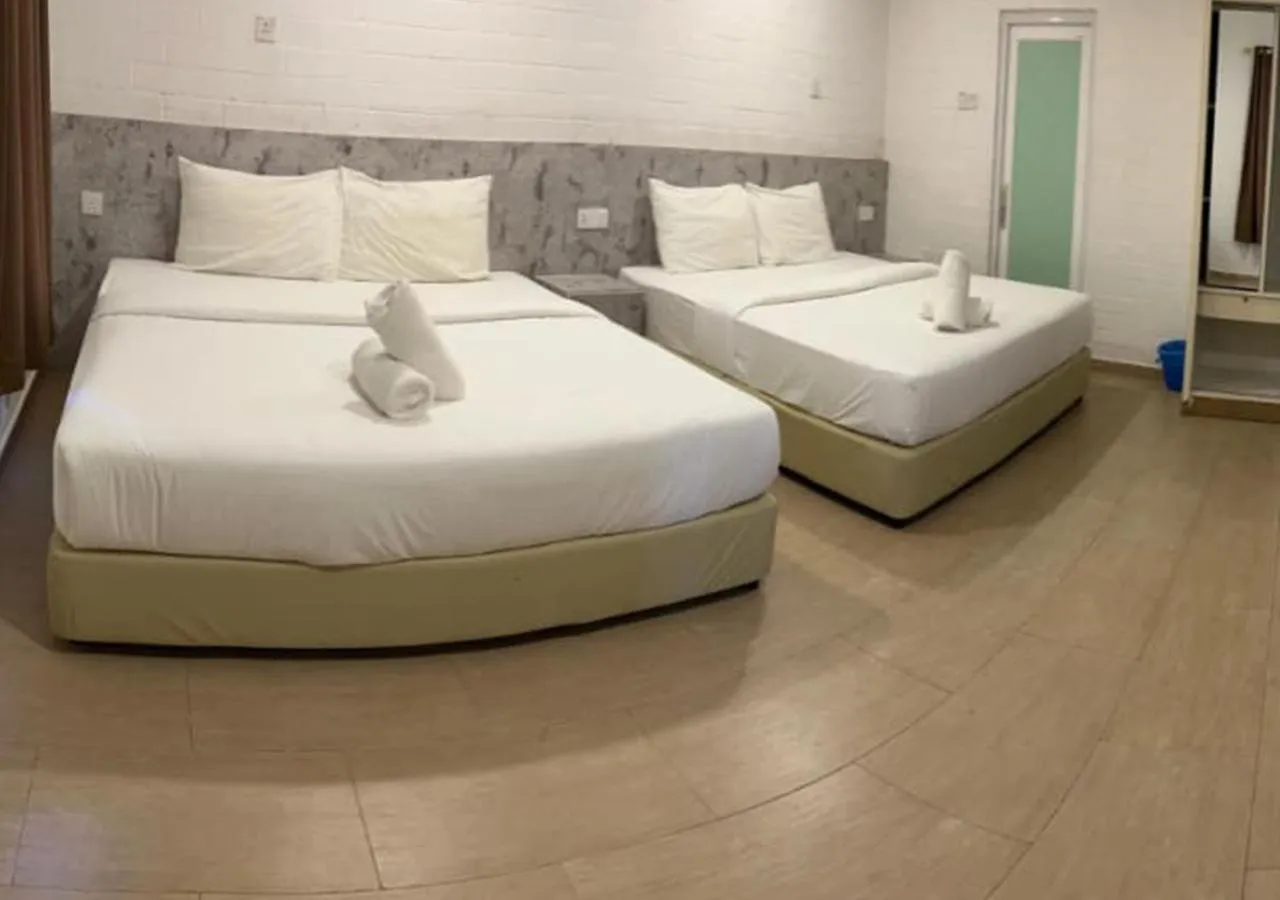 Bedroom, Bed in D'Lima Beach Inn