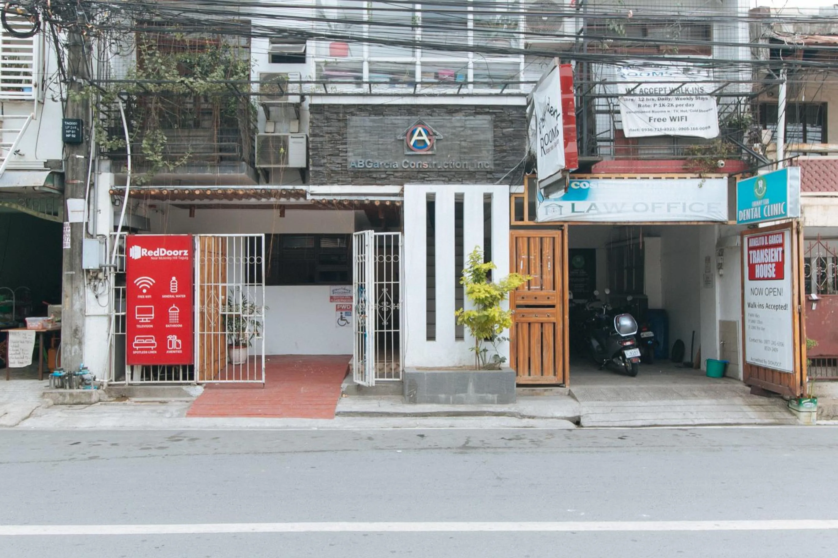 Street view in RedDoorz at DBuilders Rooms Ph1 Taguig