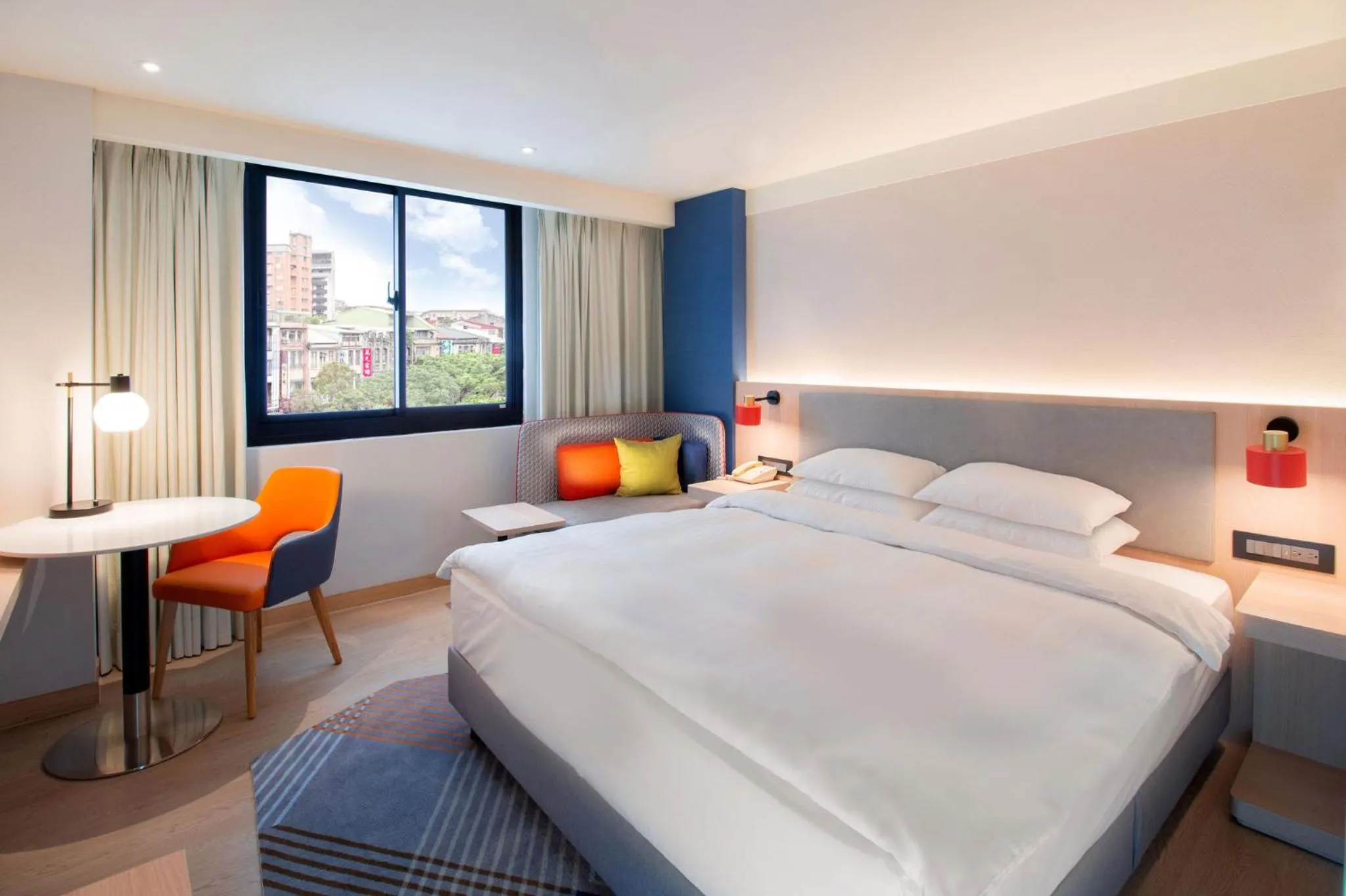Photo of the whole room, Bed in Holiday Inn Express Taipei Train Station by IHG