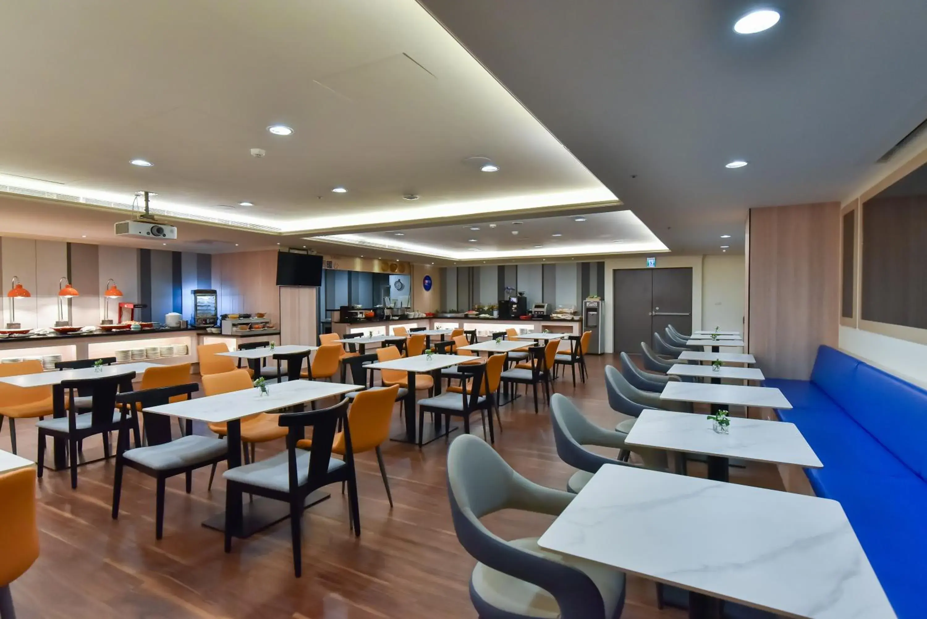 Restaurant/places to eat in Holiday Inn Express Taipei Train Station by IHG Restaurant/places to eat in Holiday Inn Express Taipei Train Station by IHG
