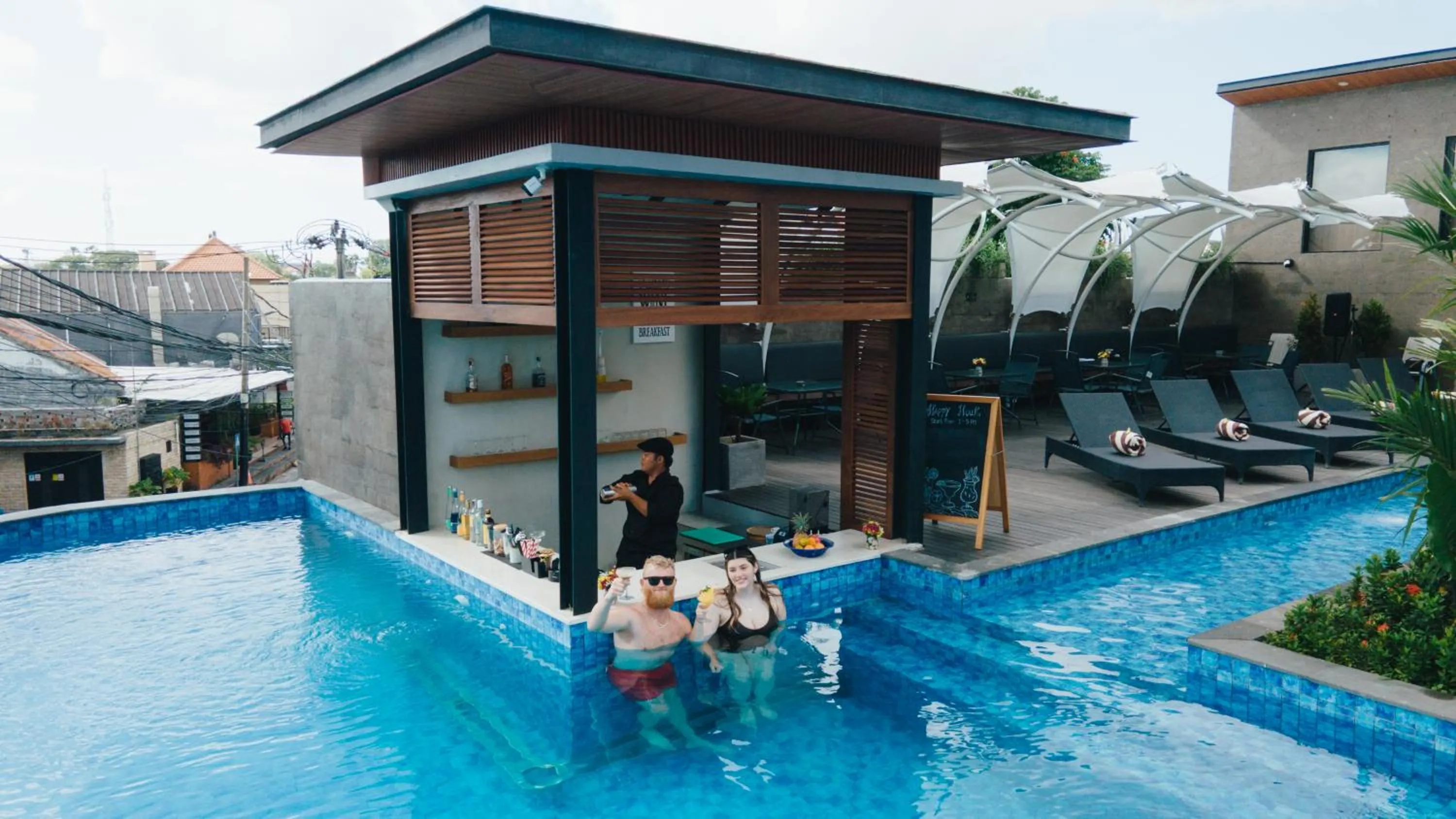 Restaurant/places to eat in Villa Kayu Raja