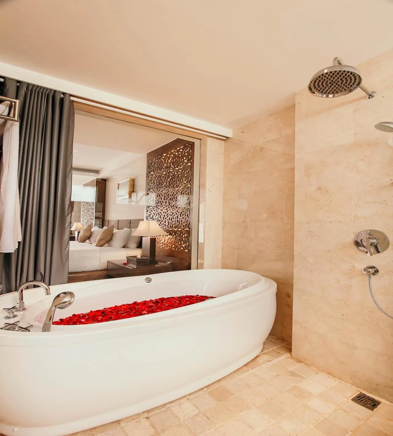 Bathroom, Bed in Villa Kayu Raja