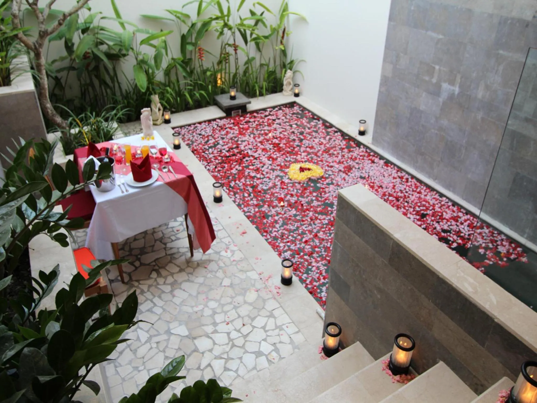 Swimming pool in Villa Kayu Raja