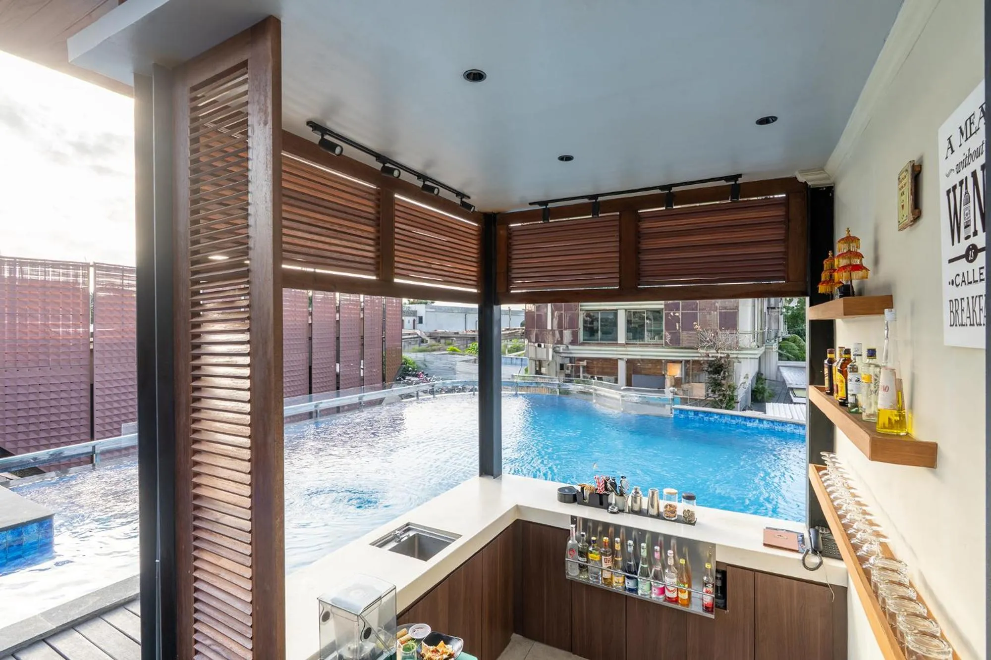 Restaurant/places to eat in Villa Kayu Raja