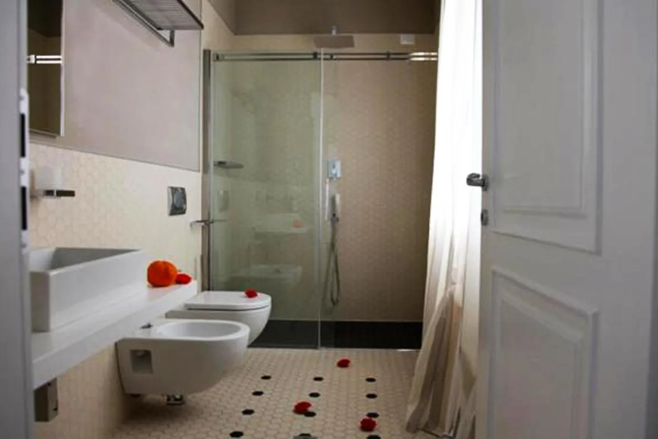 Bathroom in Hotel Arancioamaro