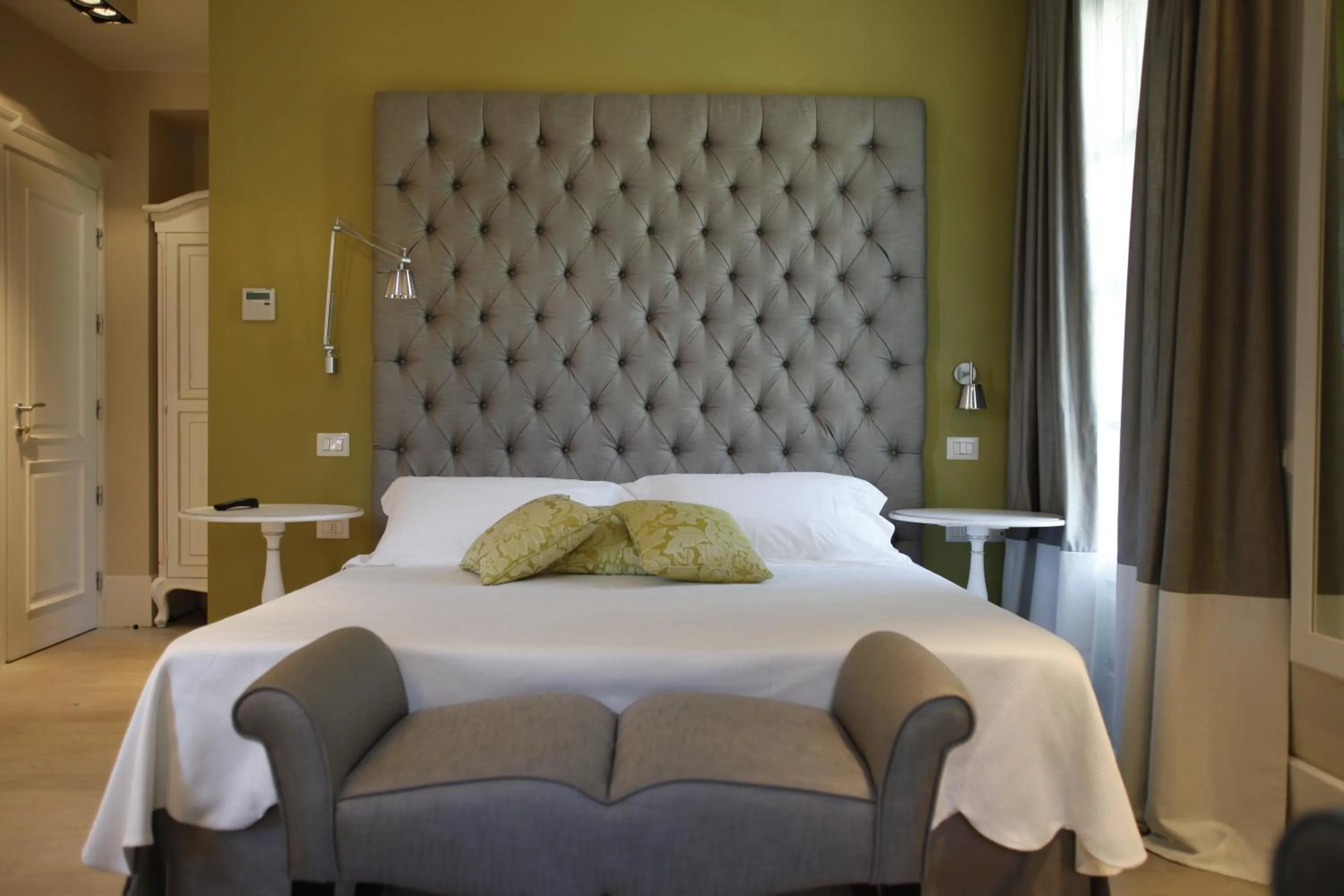 Photo of the whole room, Bed in Hotel Arancioamaro