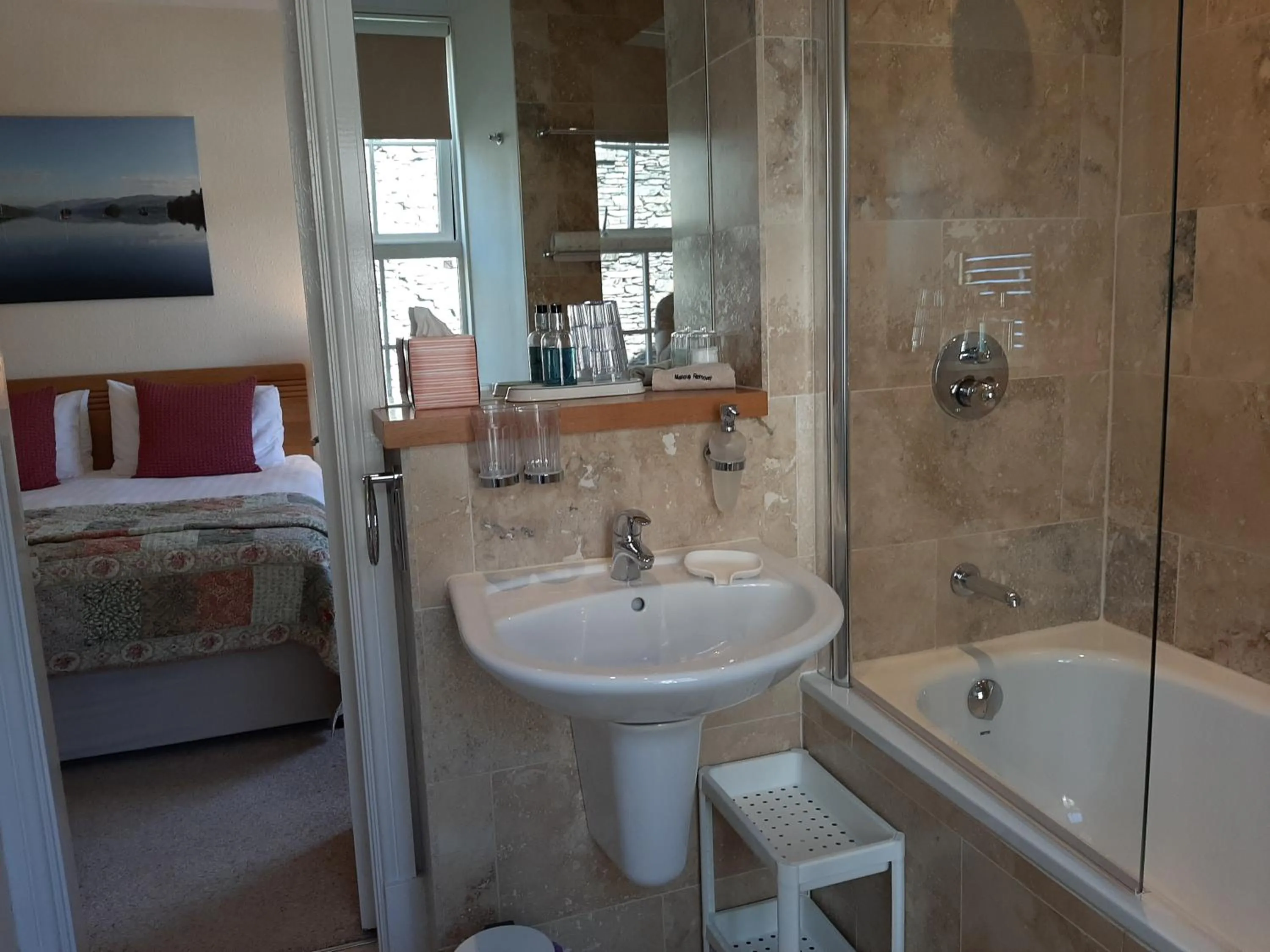 Bathroom in May Cottage B&B