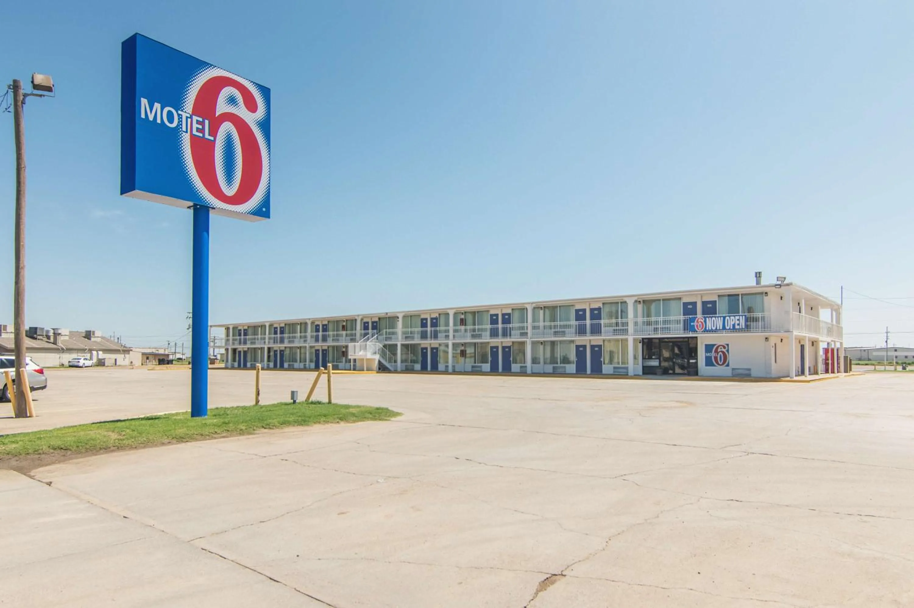 Property building in Motel 6-Liberal, KS