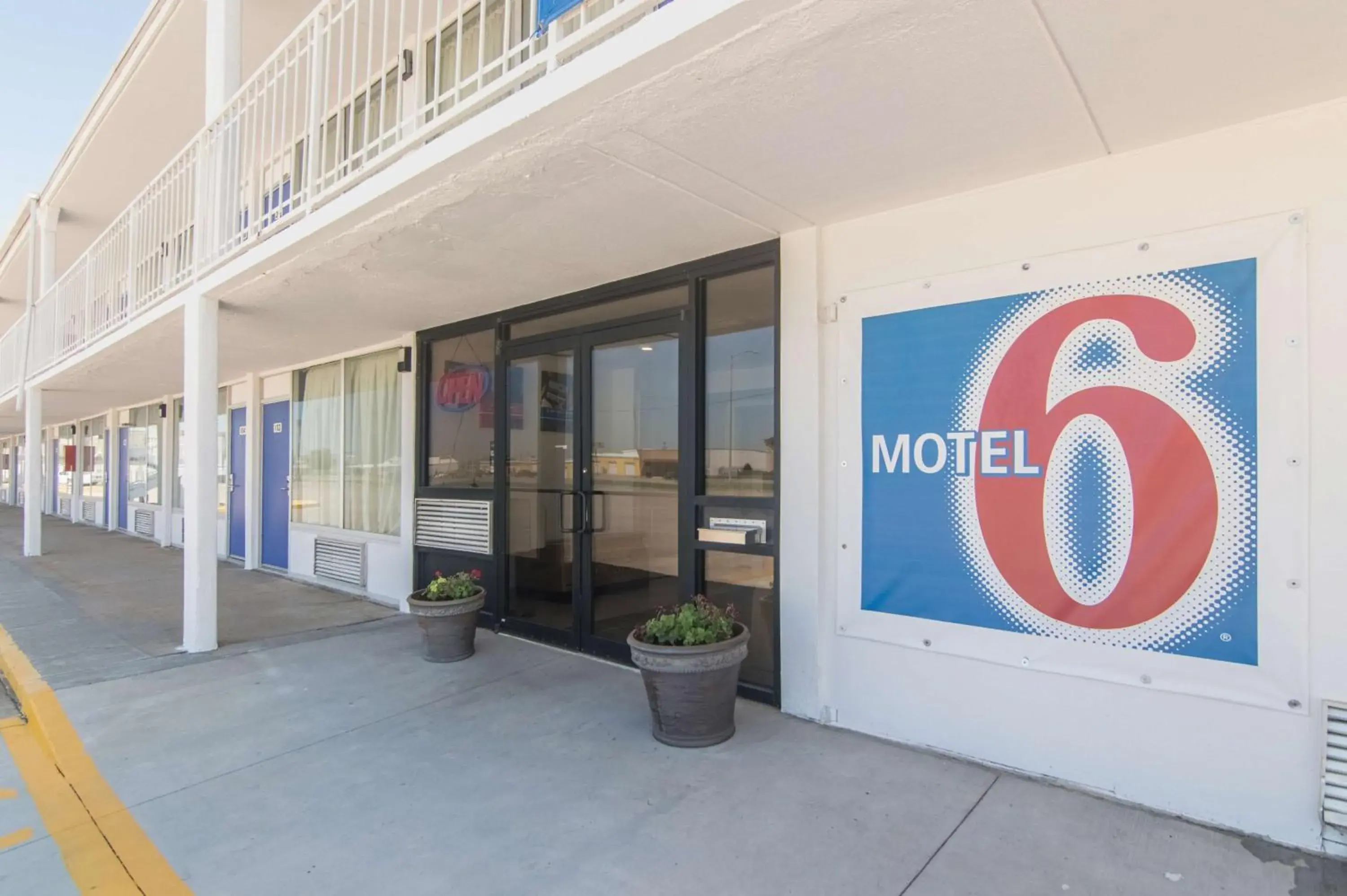 Property building in Motel 6-Liberal, KS Property building in Motel 6-Liberal, KS