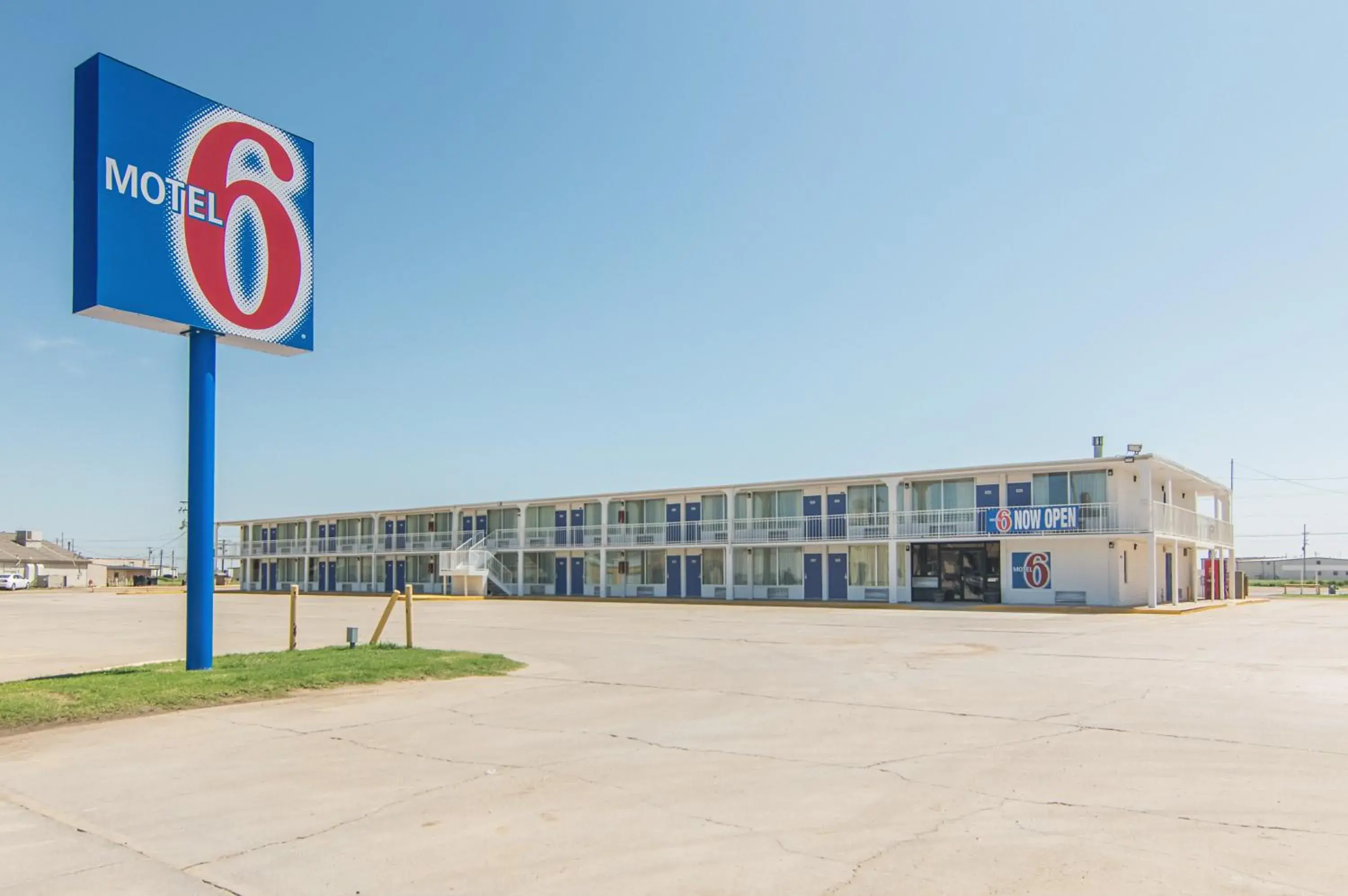 Facade/entrance in Motel 6-Liberal, KS Facade/entrance in Motel 6-Liberal, KS