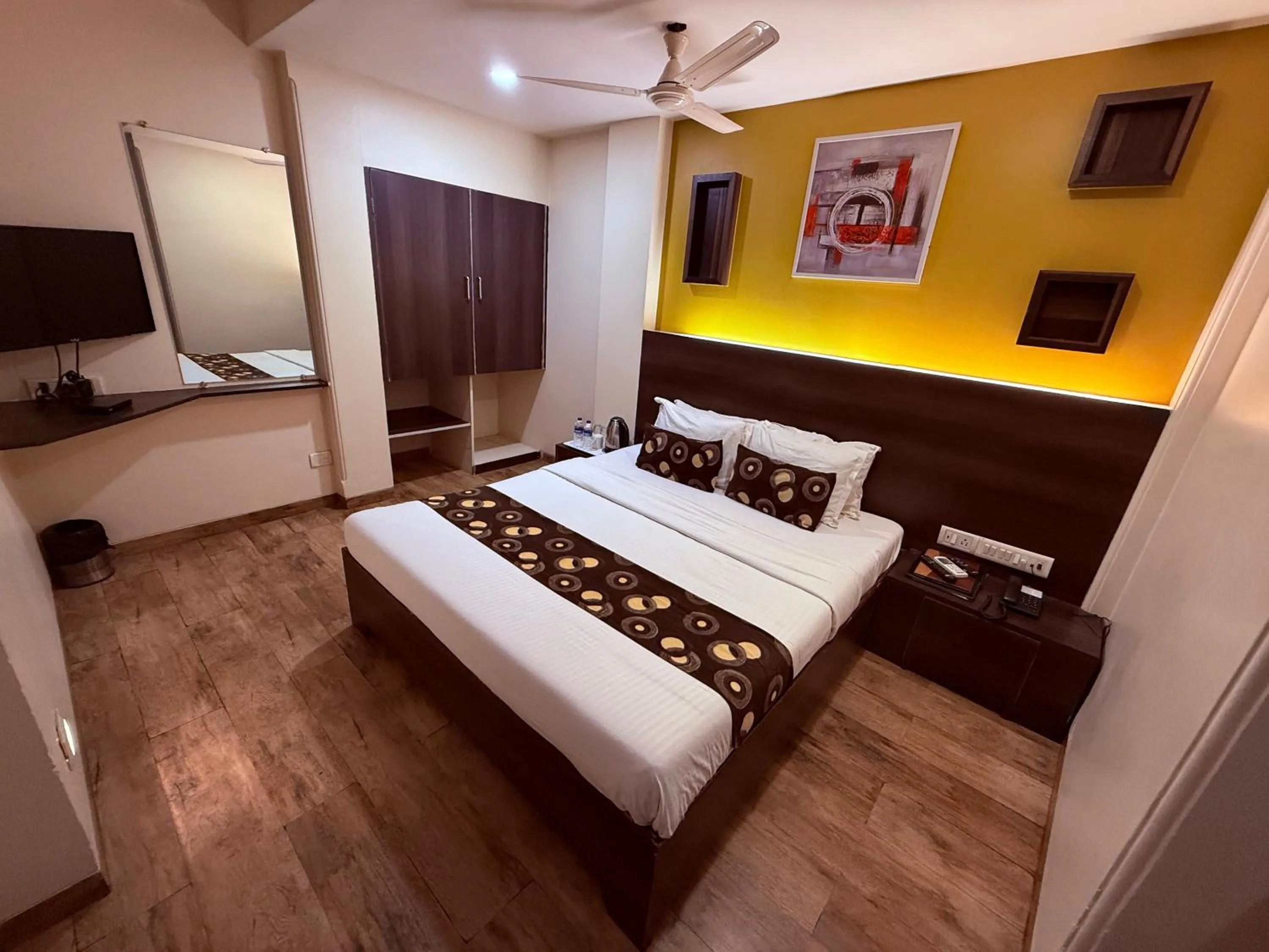 Bed in Hotel Alka Residency