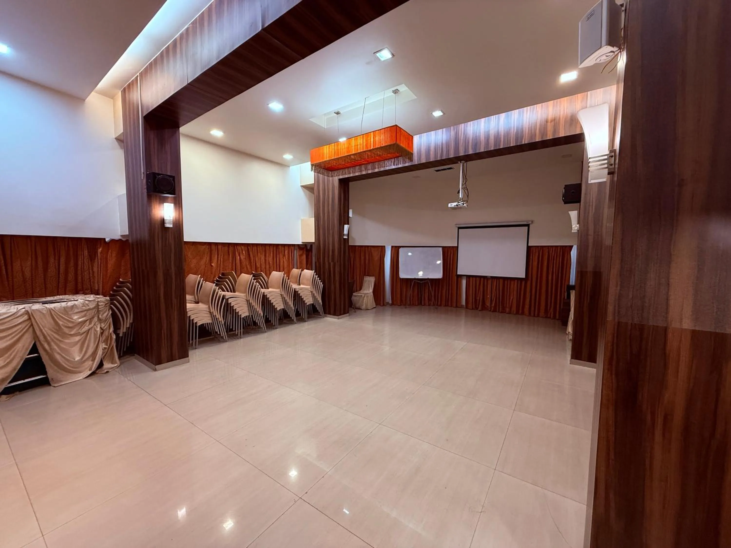Meeting/conference room in Hotel Alka Residency