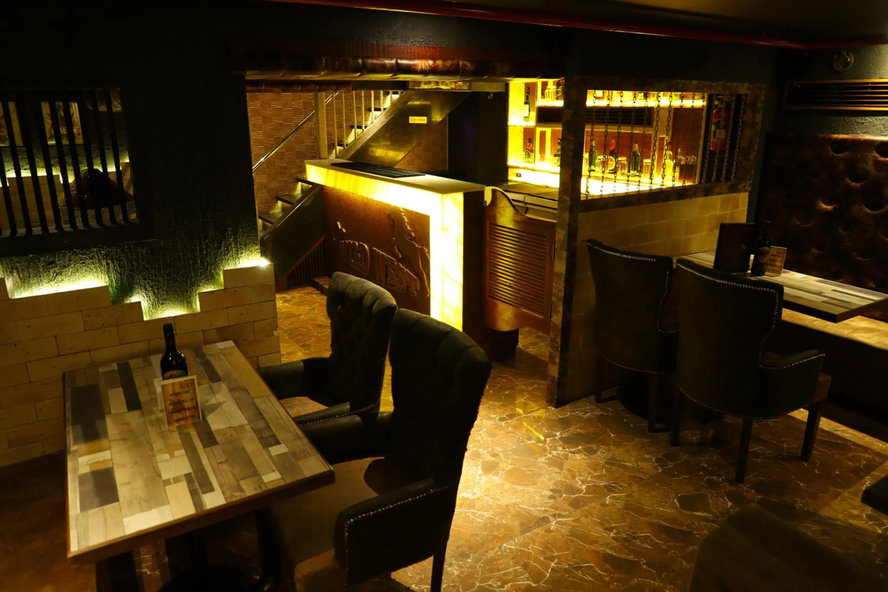 Restaurant/places to eat in Hotel Alka Residency