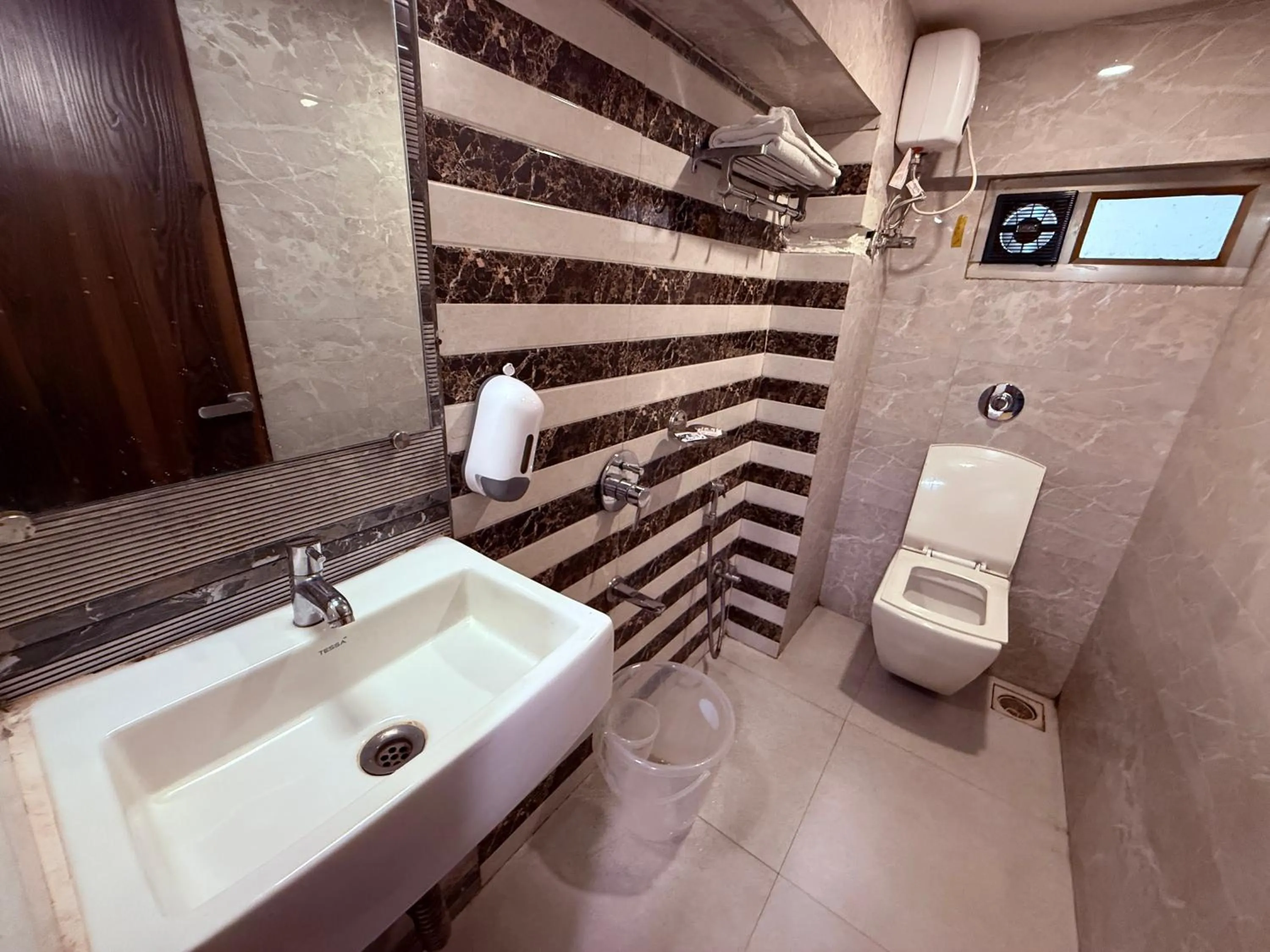 Toilet in Hotel Alka Residency