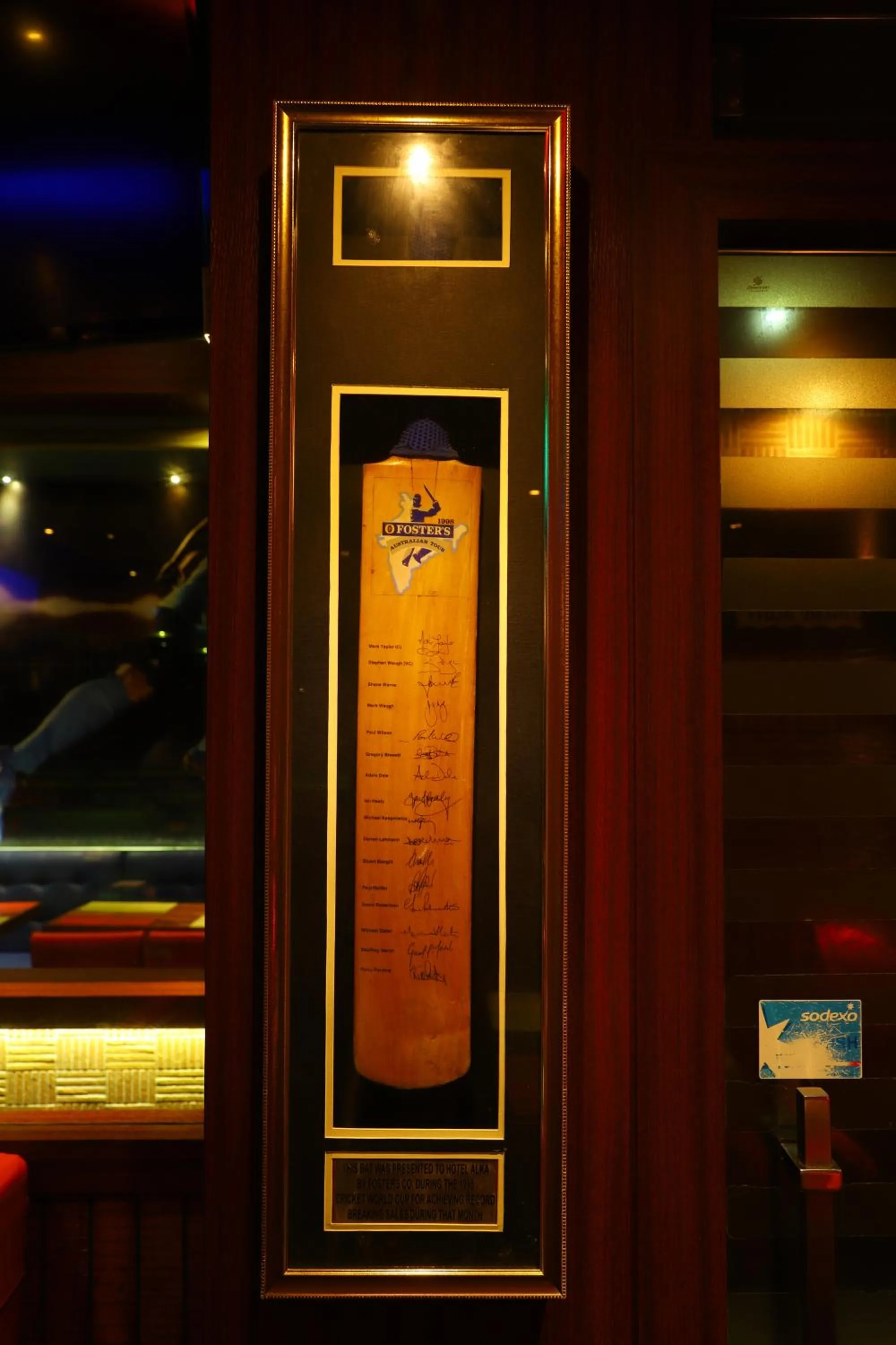 Restaurant/places to eat in Hotel Alka Residency