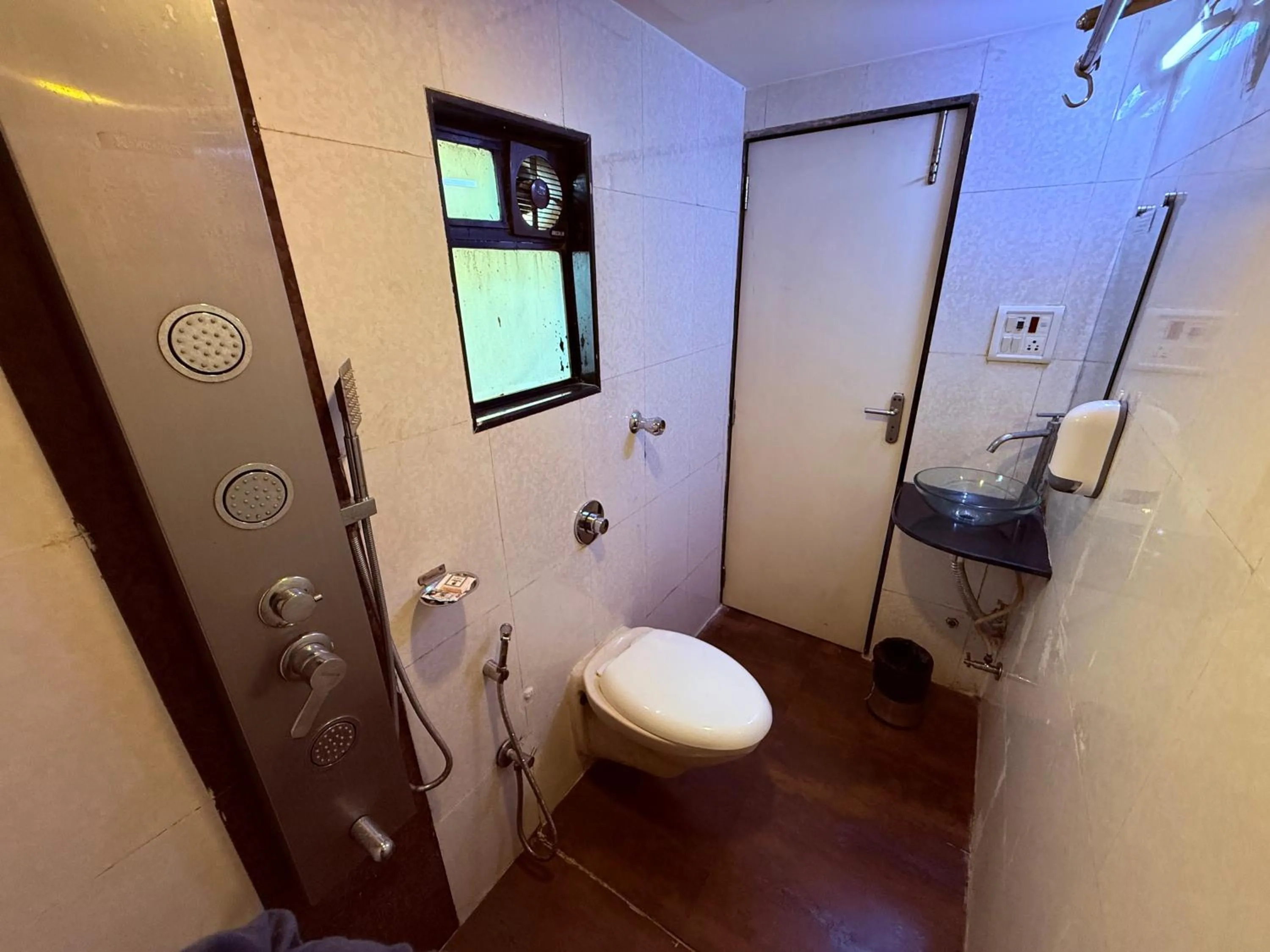 Shower in Hotel Alka Residency