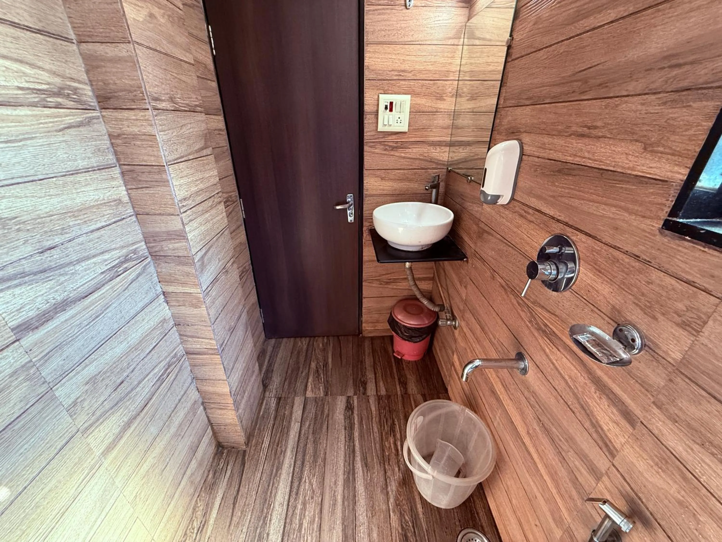 Toilet in Hotel Alka Residency