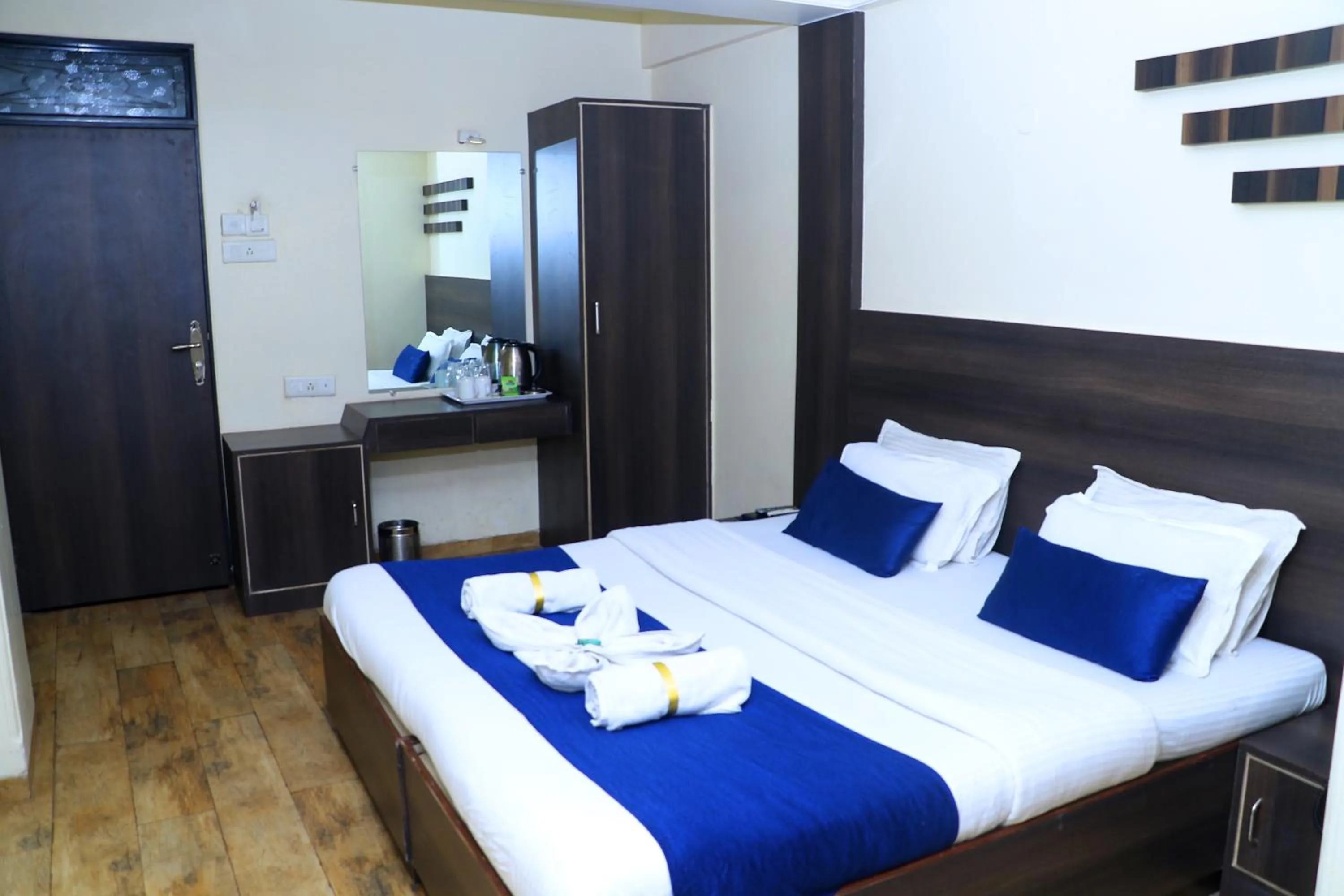 Bed in Hotel Alka Residency