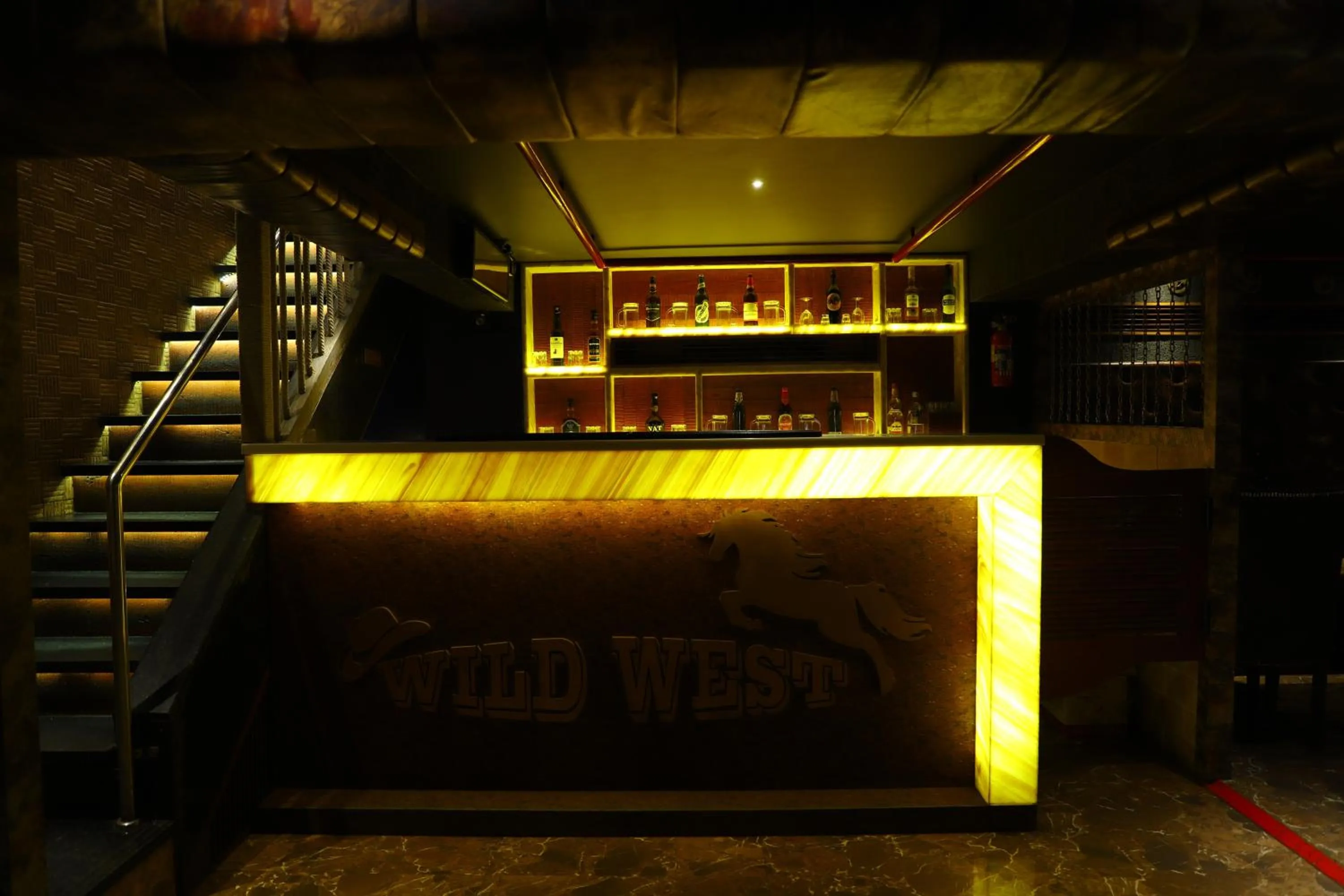 Restaurant/places to eat in Hotel Alka Residency