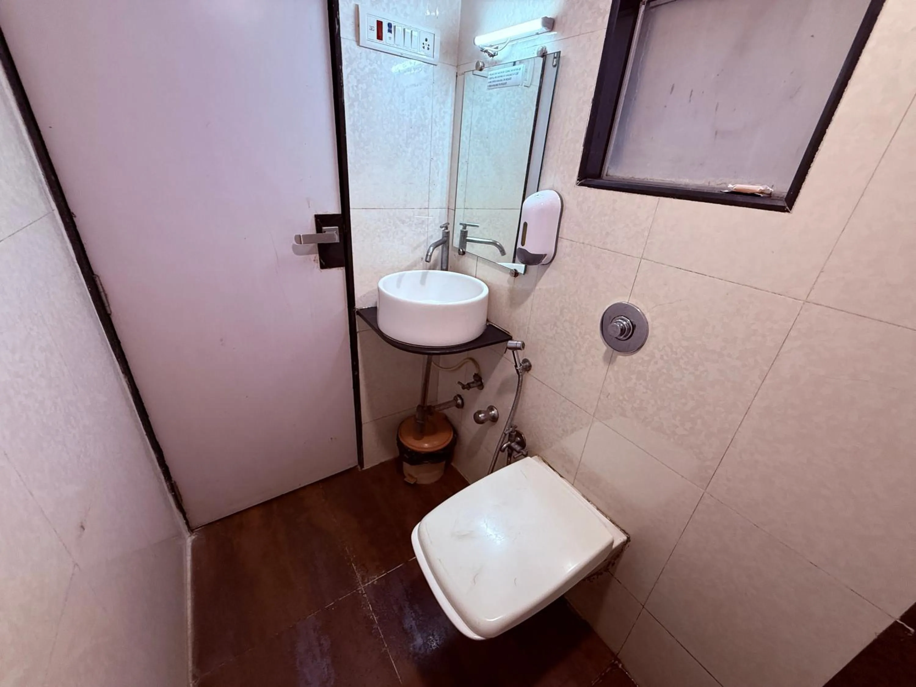 Toilet in Hotel Alka Residency