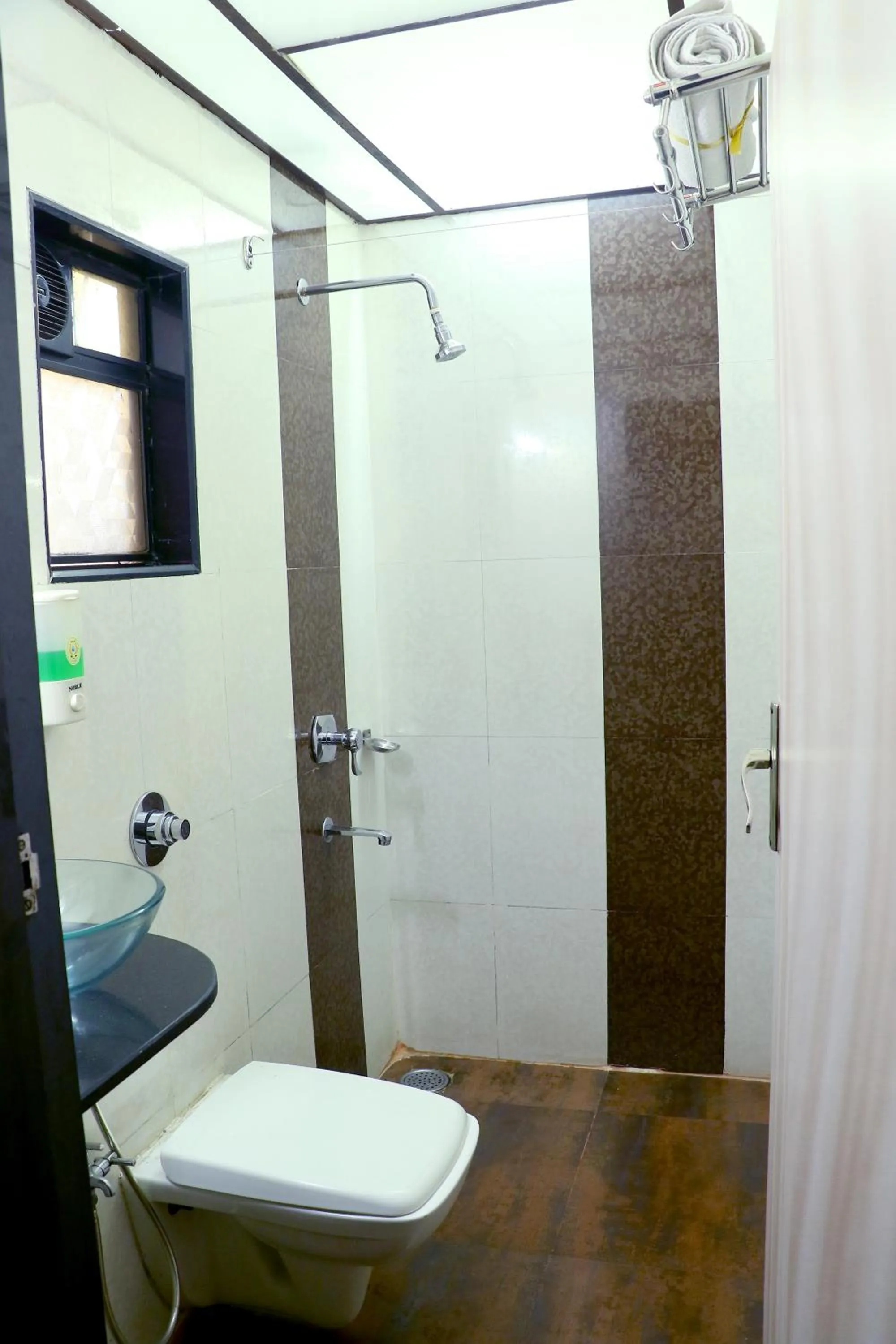 Shower in Hotel Alka Residency
