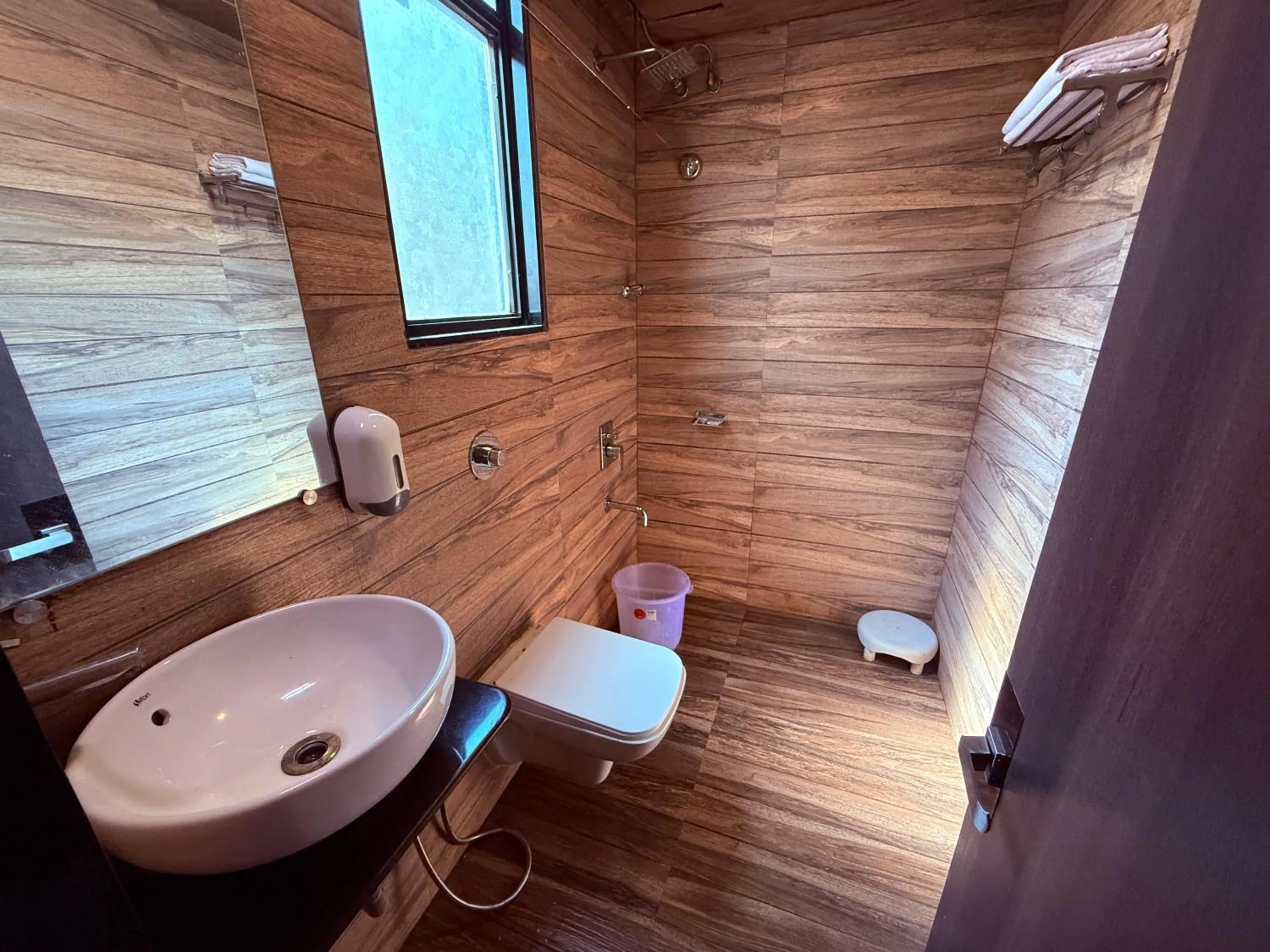 Shower in Hotel Alka Residency