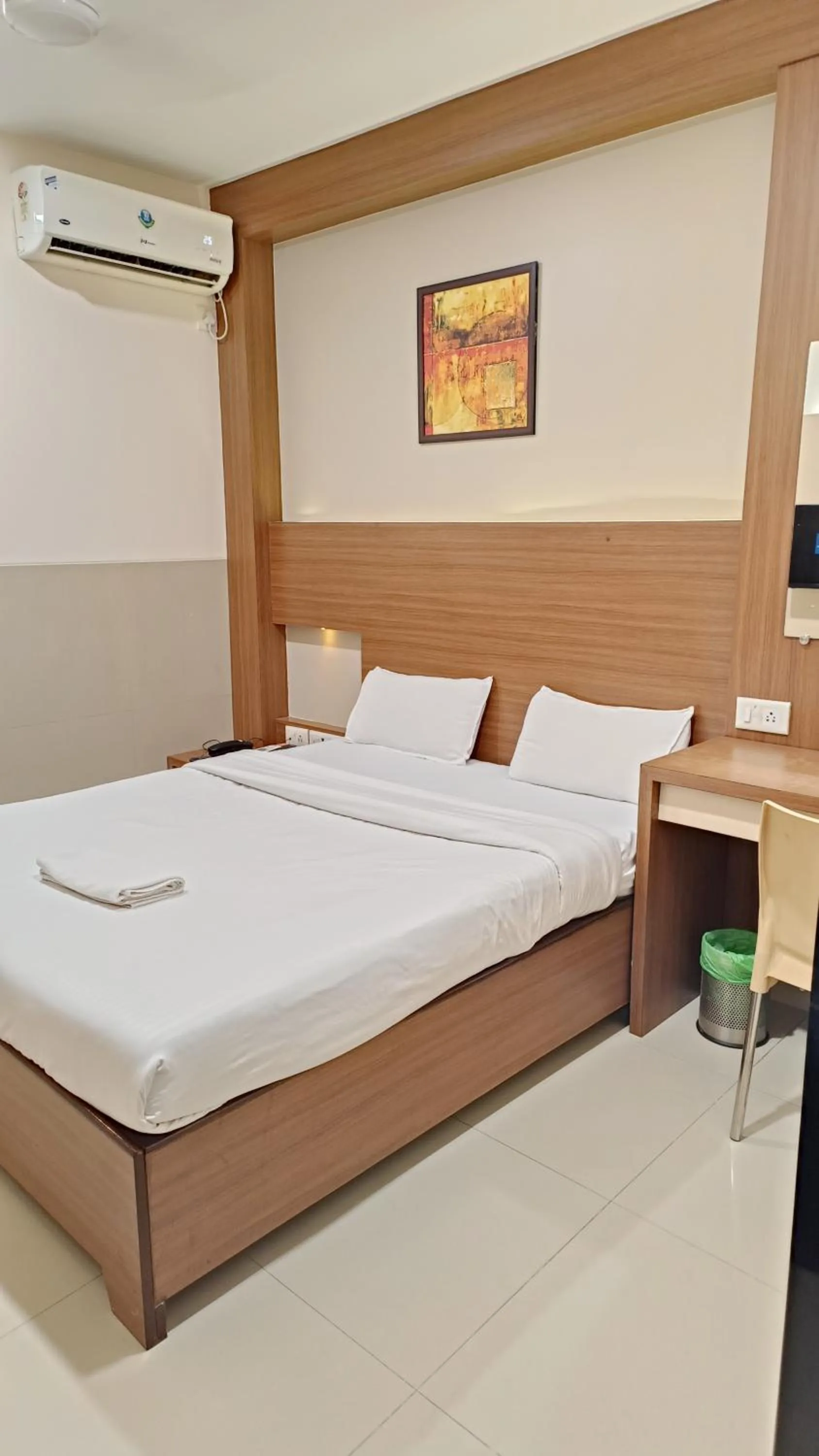Bedroom, Bed in Hotel Alka Residency