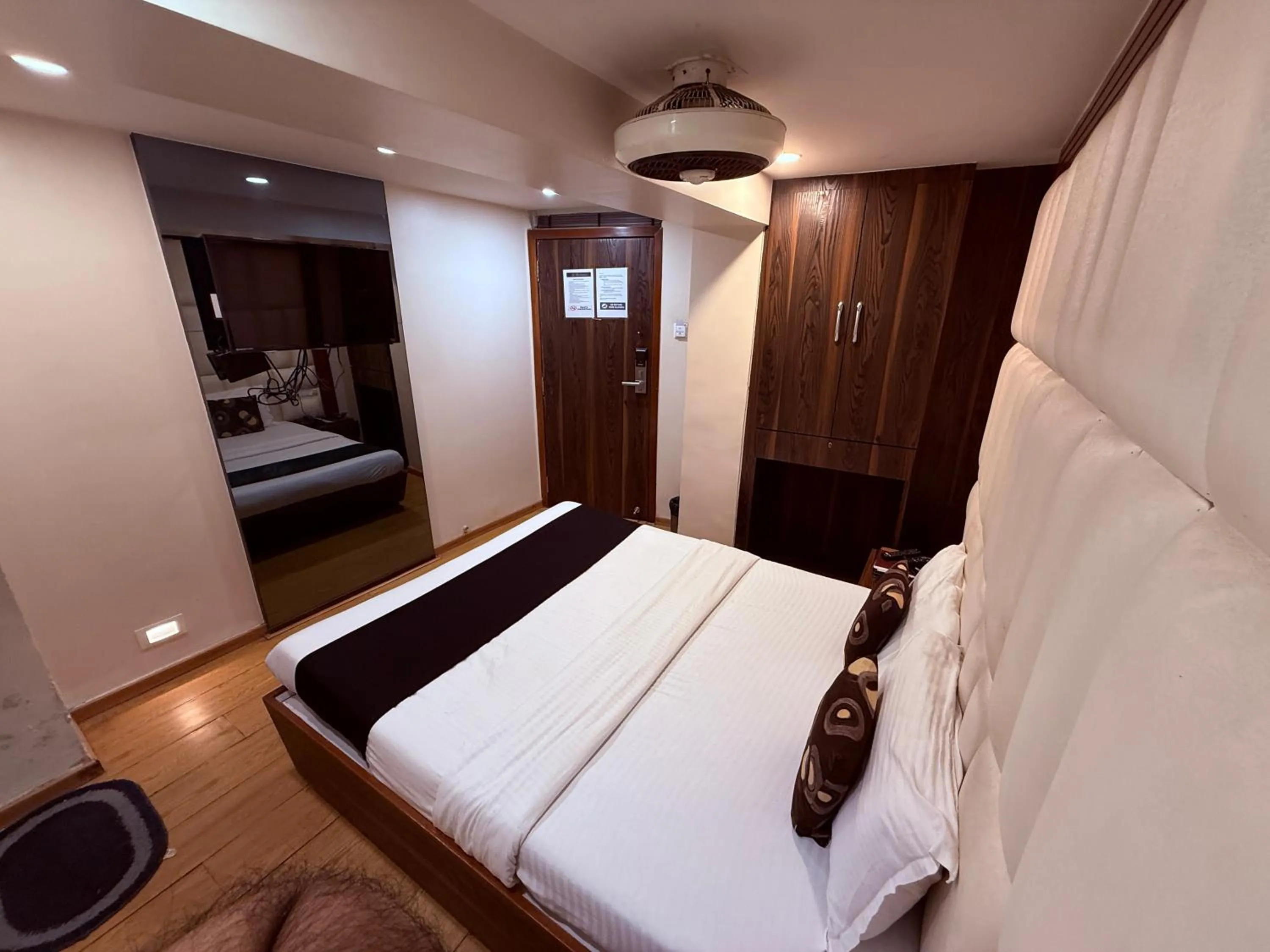 Bed in Hotel Alka Residency