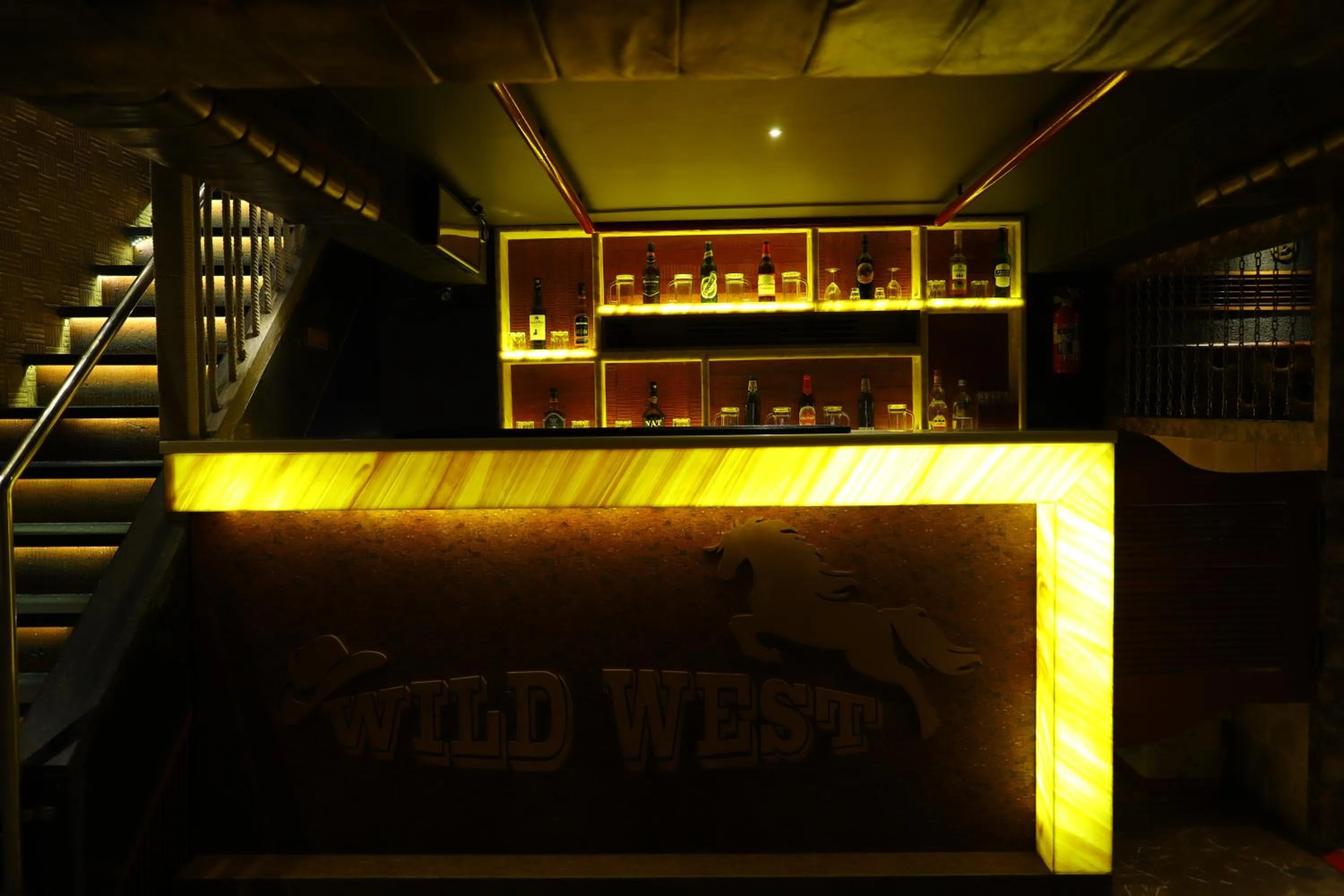 Restaurant/places to eat in Hotel Alka Residency