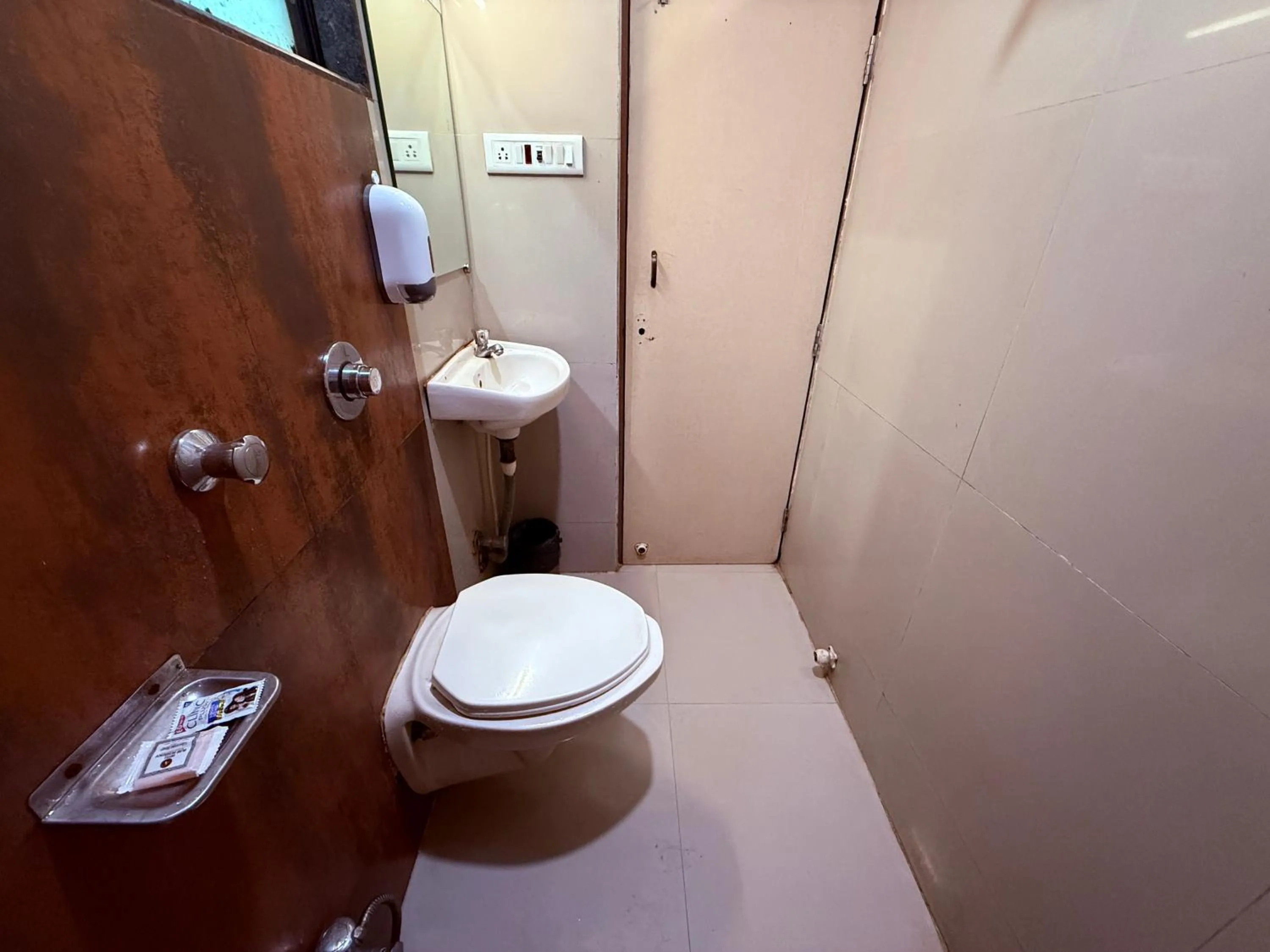 Toilet in Hotel Alka Residency