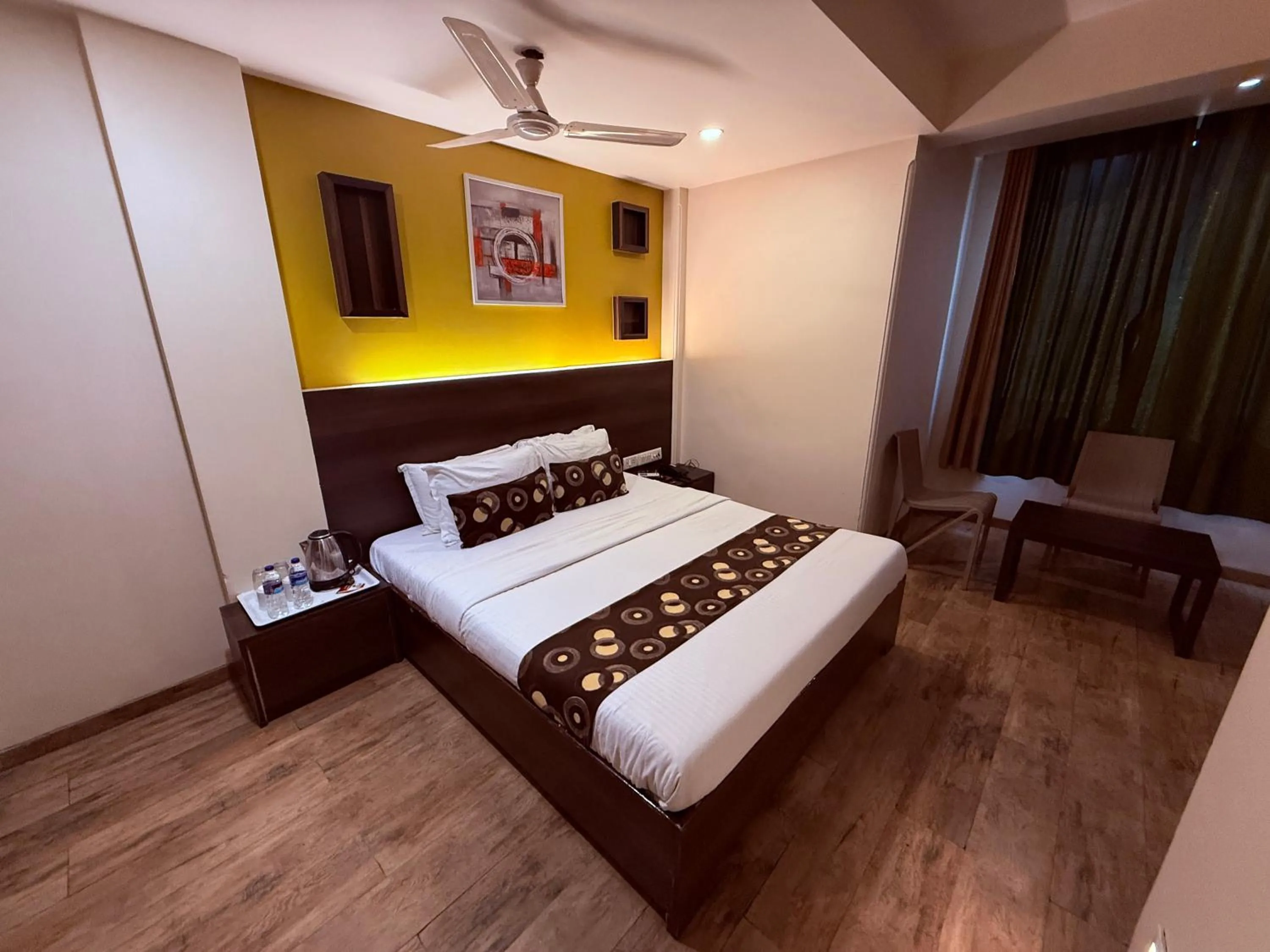 Bed in Hotel Alka Residency