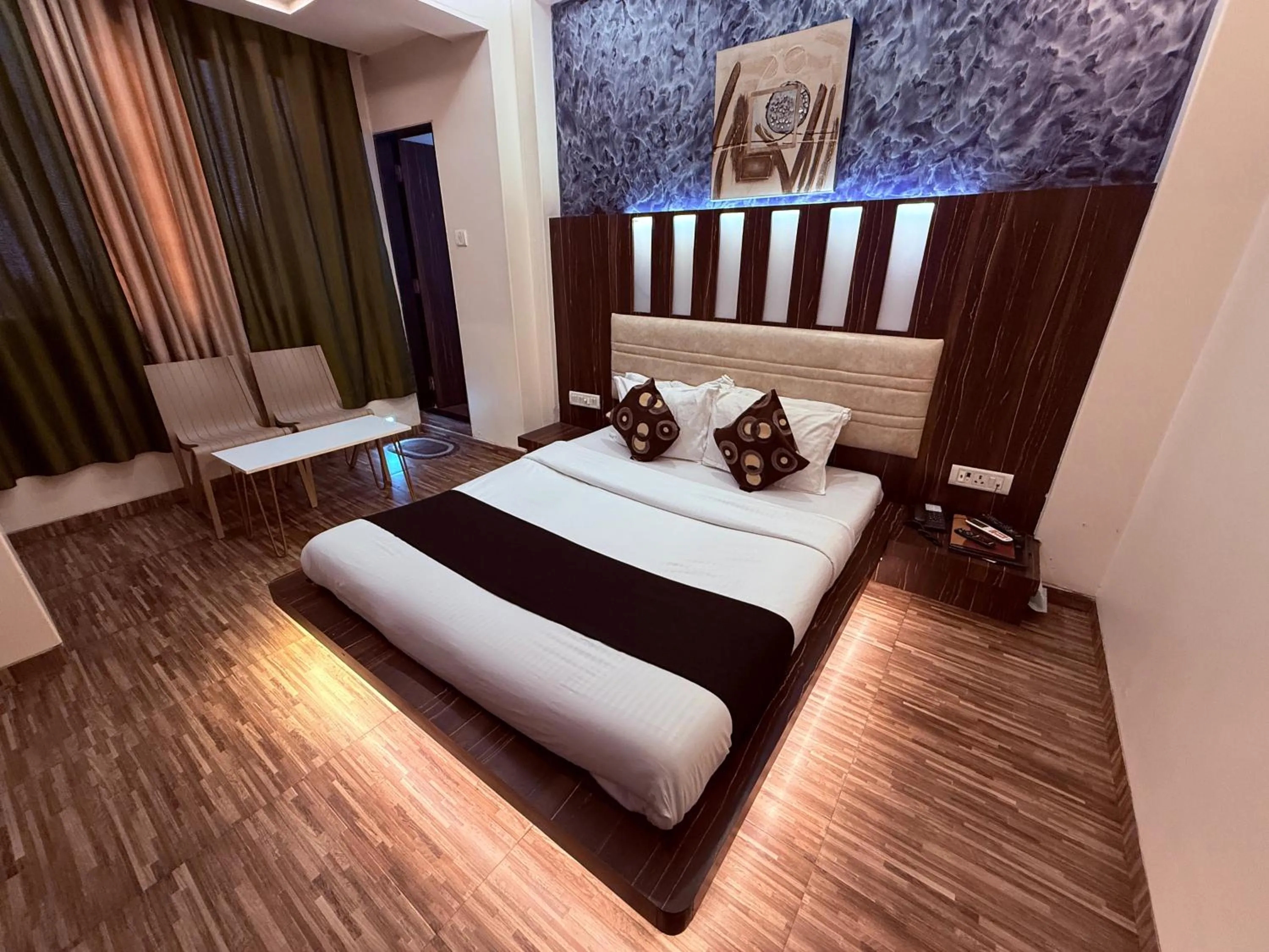Bed in Hotel Alka Residency