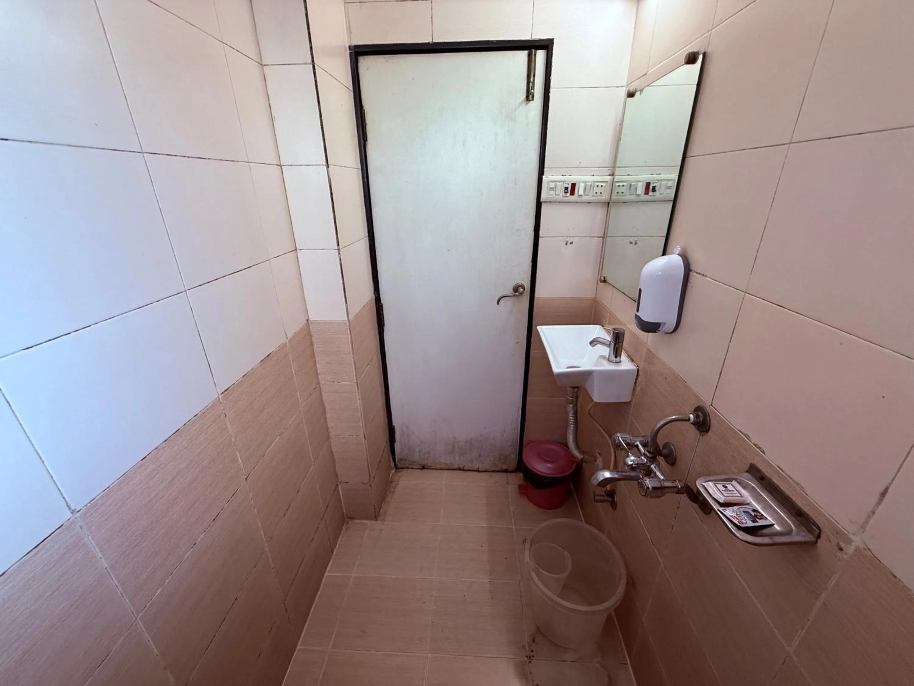 Toilet in Hotel Alka Residency