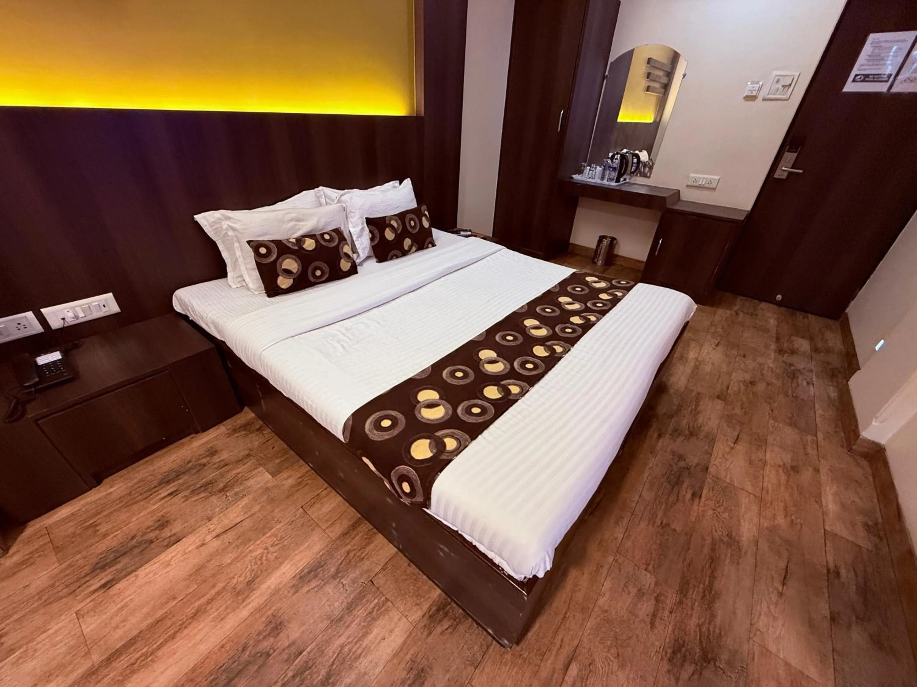 Bed in Hotel Alka Residency