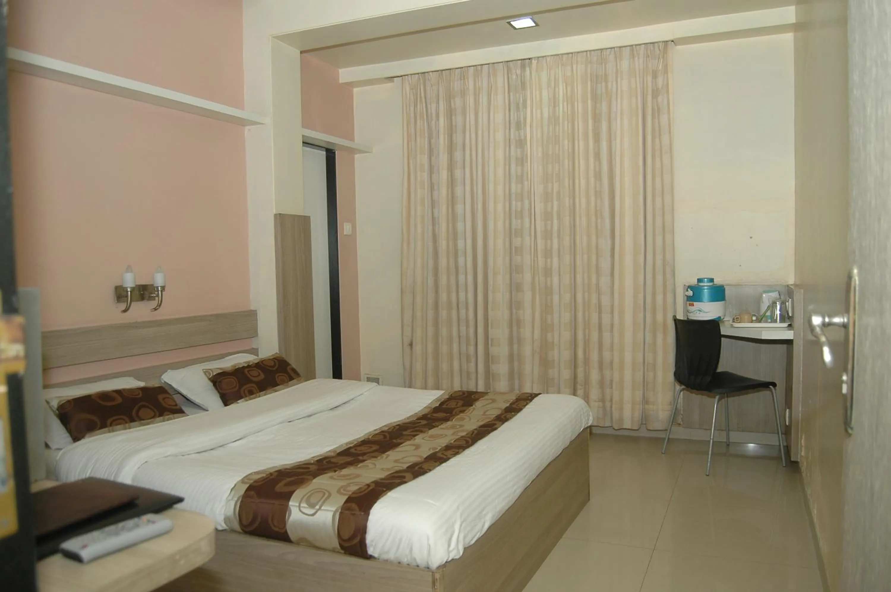 Bedroom, Bed in Hotel Alka Residency
