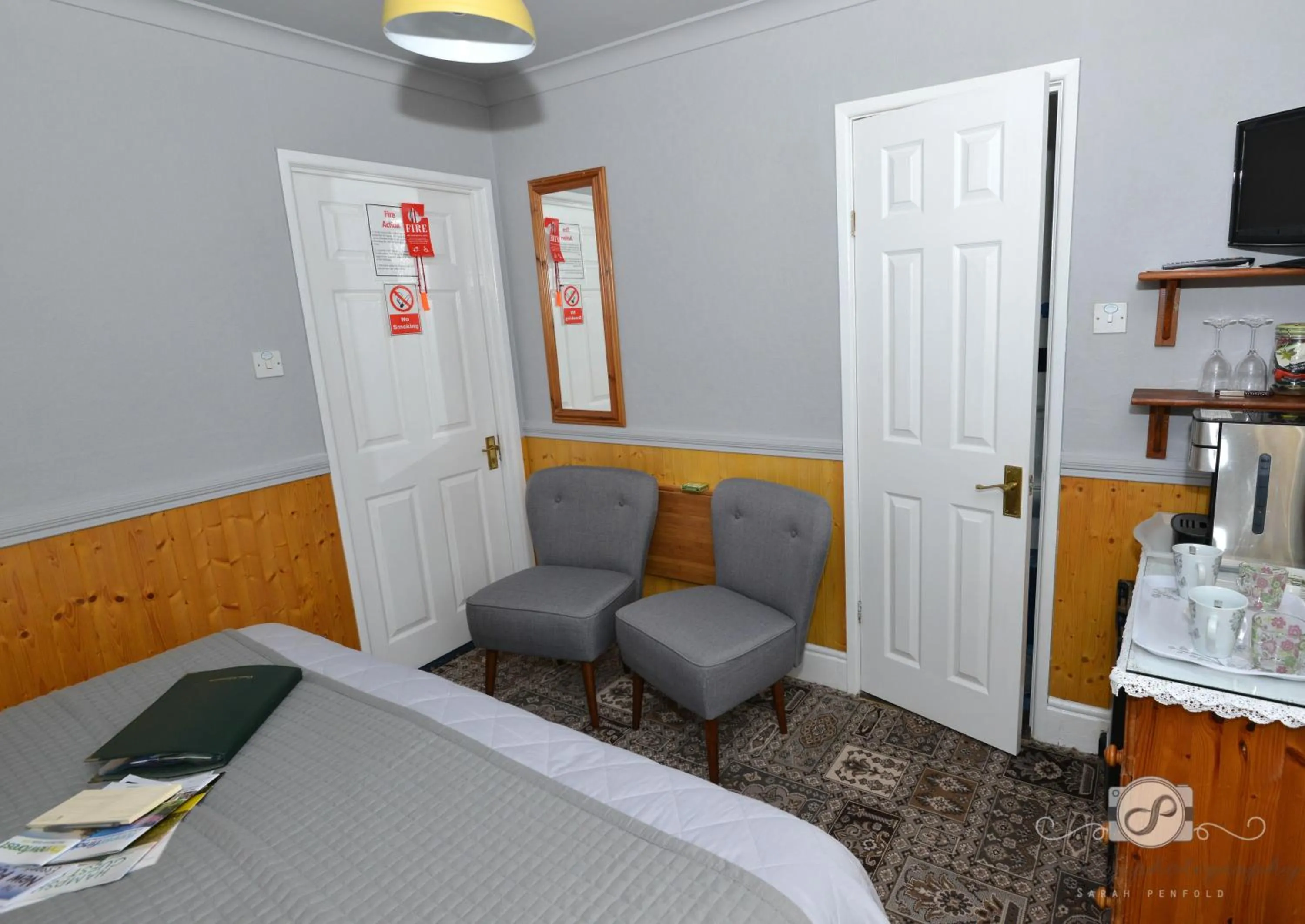 Photo of the whole room, Bed in Rosedale Bed and Breakfast