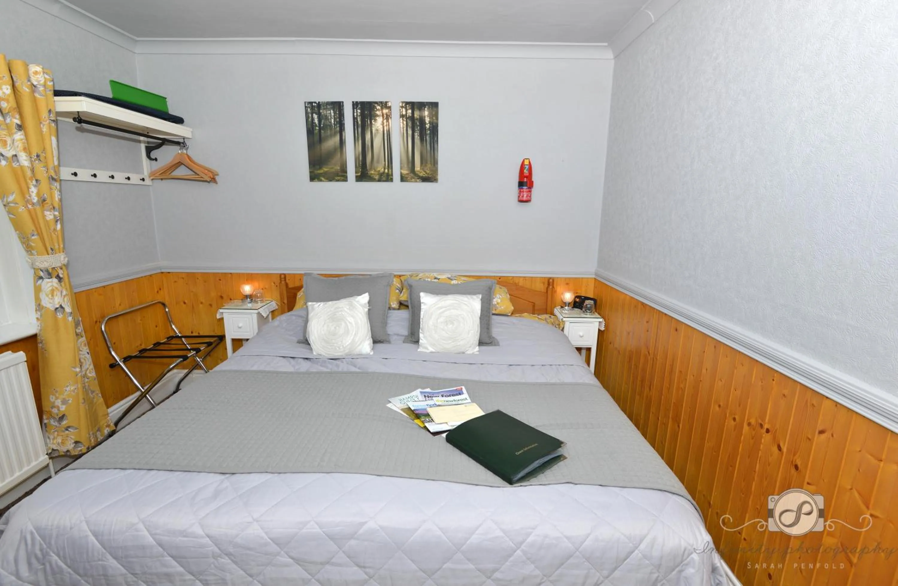 Bed in Rosedale Bed and Breakfast