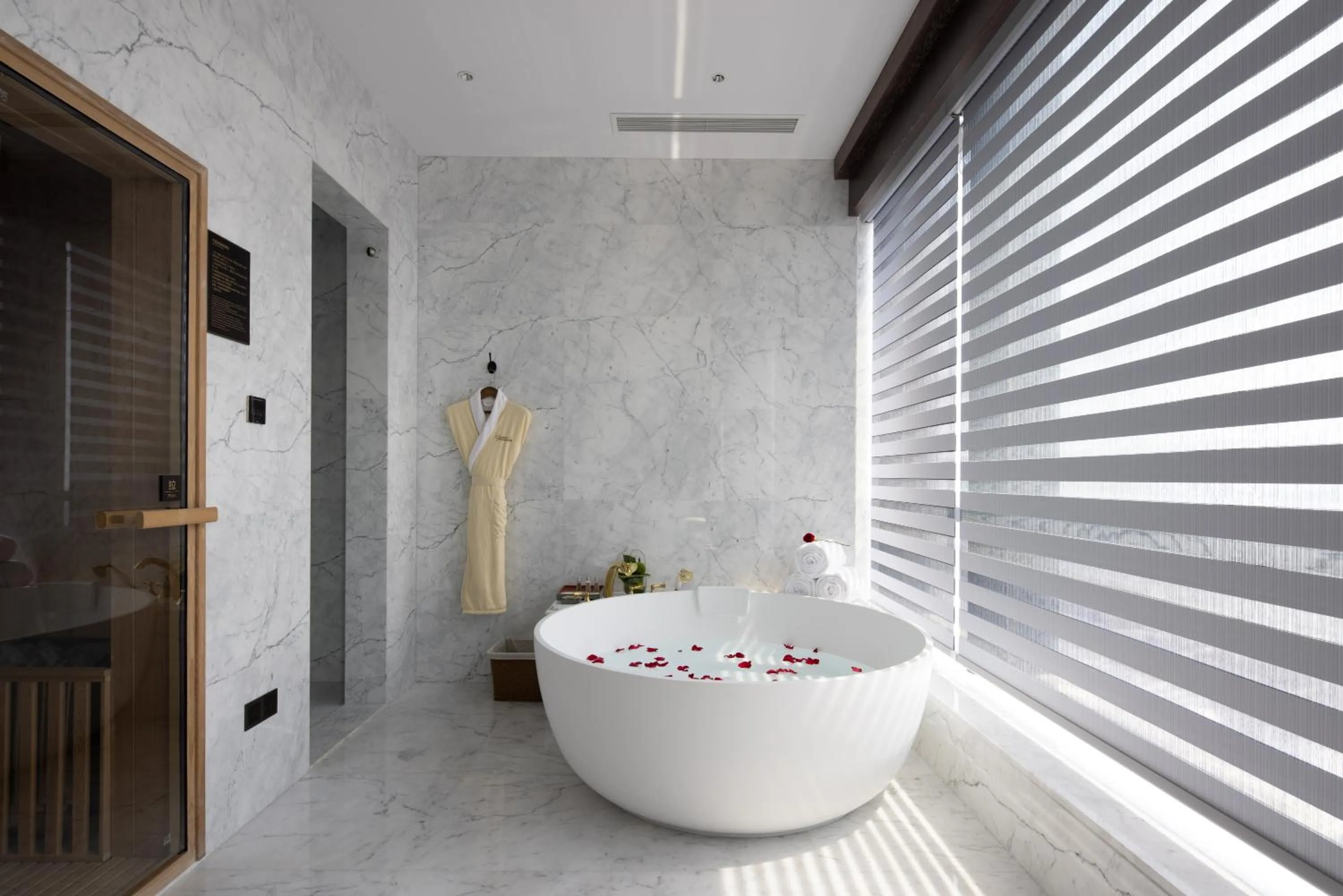 Bath in CYNN XANADU Hotel Chengdu